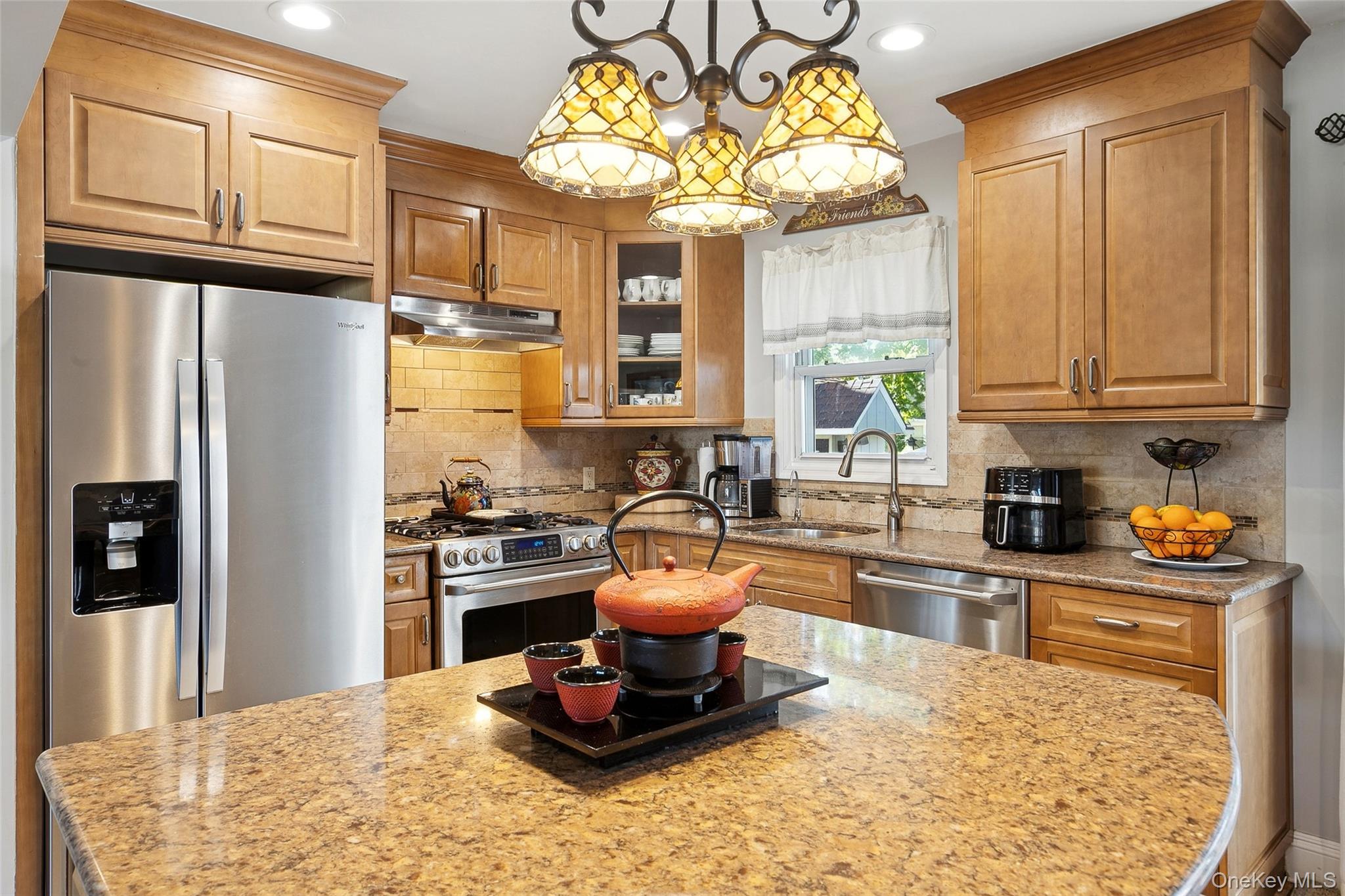 320 W 11th Street, Deer Park, NY 11729