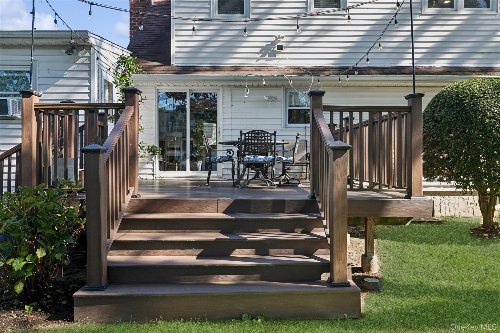 320 W 11th Street, Deer Park, NY 11729