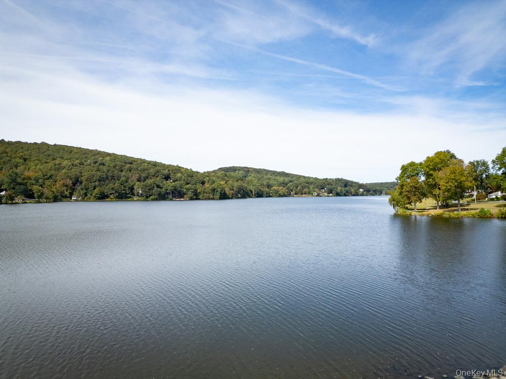 18 Dellacona Road, Carmel, NY 10512