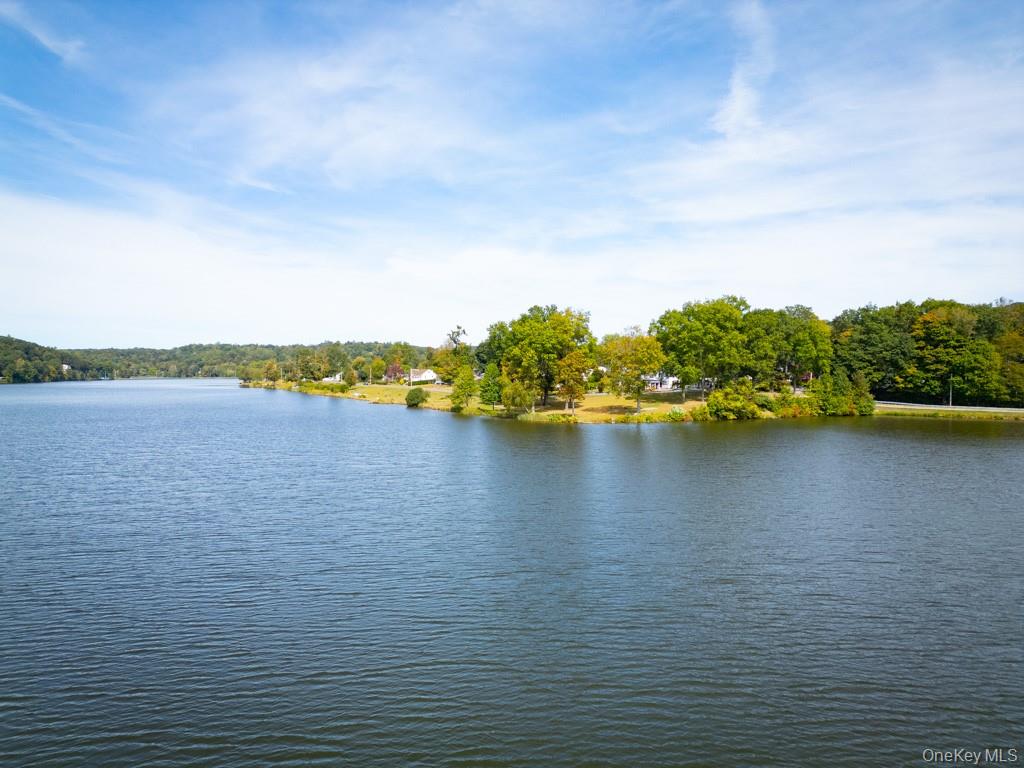 18 Dellacona Road, Carmel, NY 10512