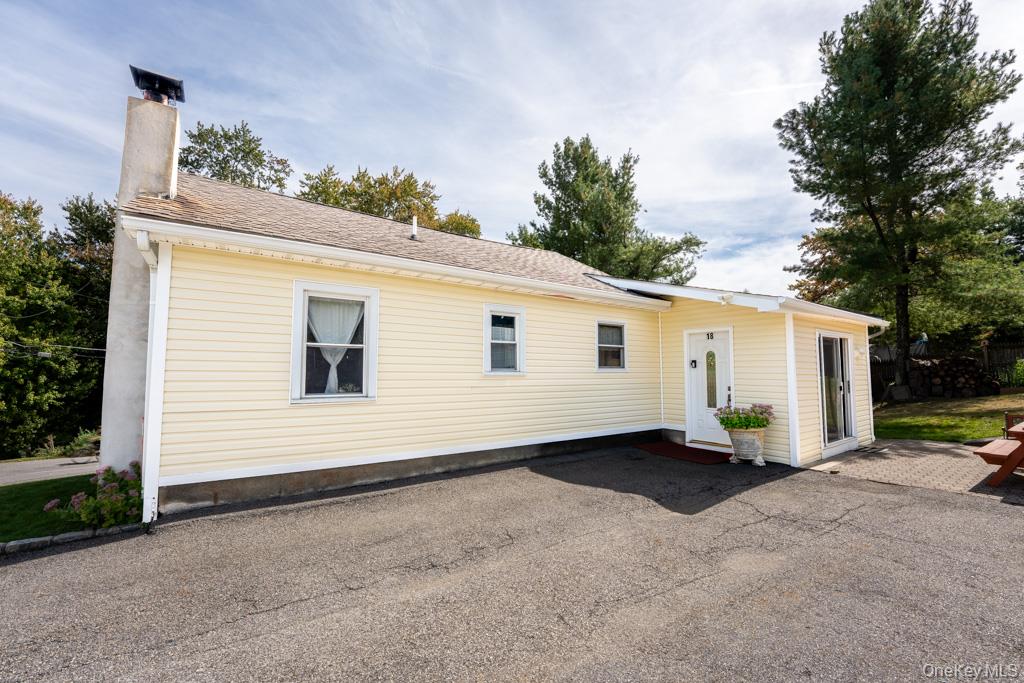 18 Dellacona Road, Carmel, NY 10512