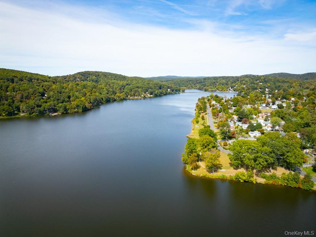 18 Dellacona Road, Carmel, NY 10512