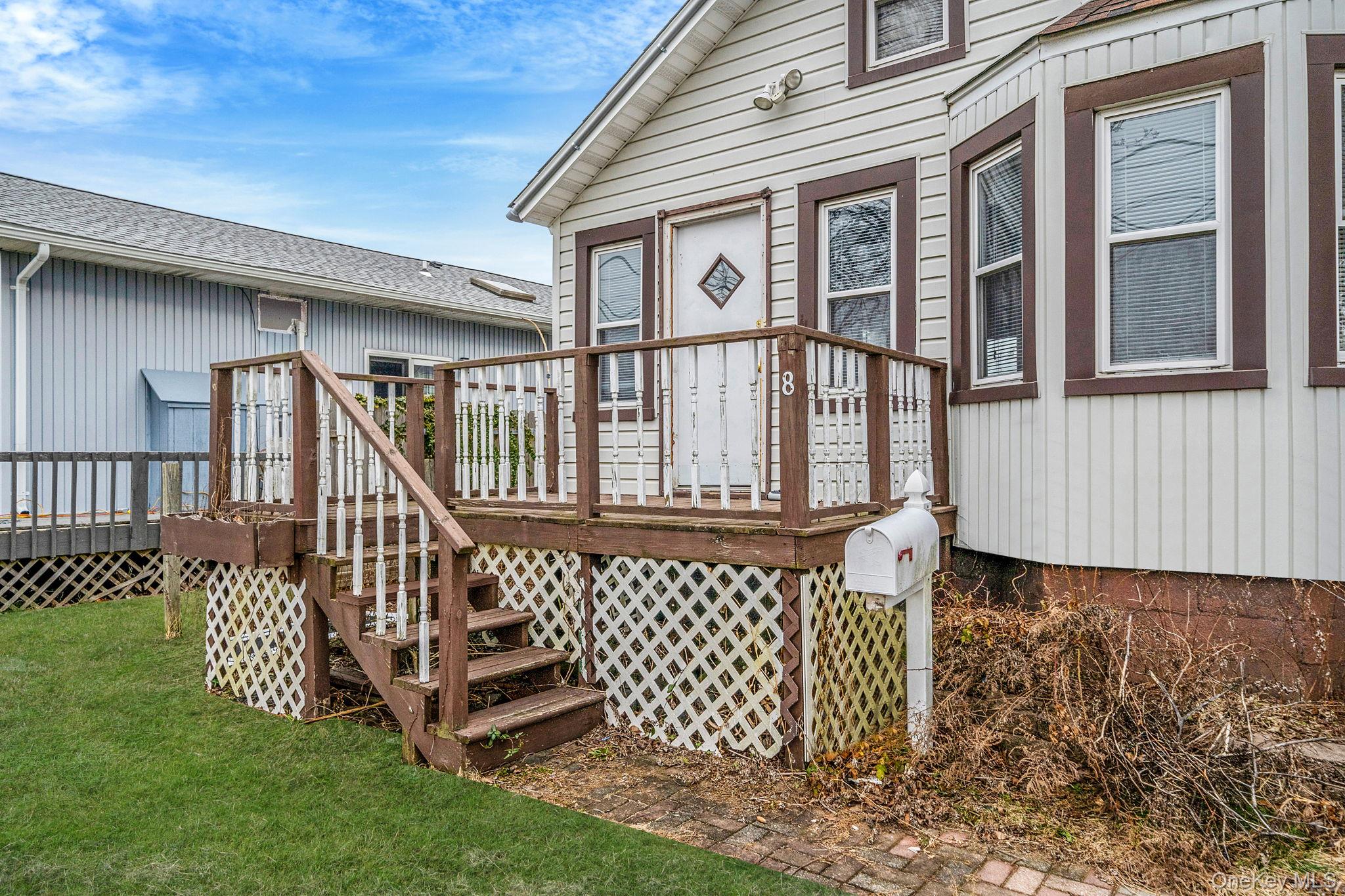 8 Eastern Concourse, Amityville, NY 11701