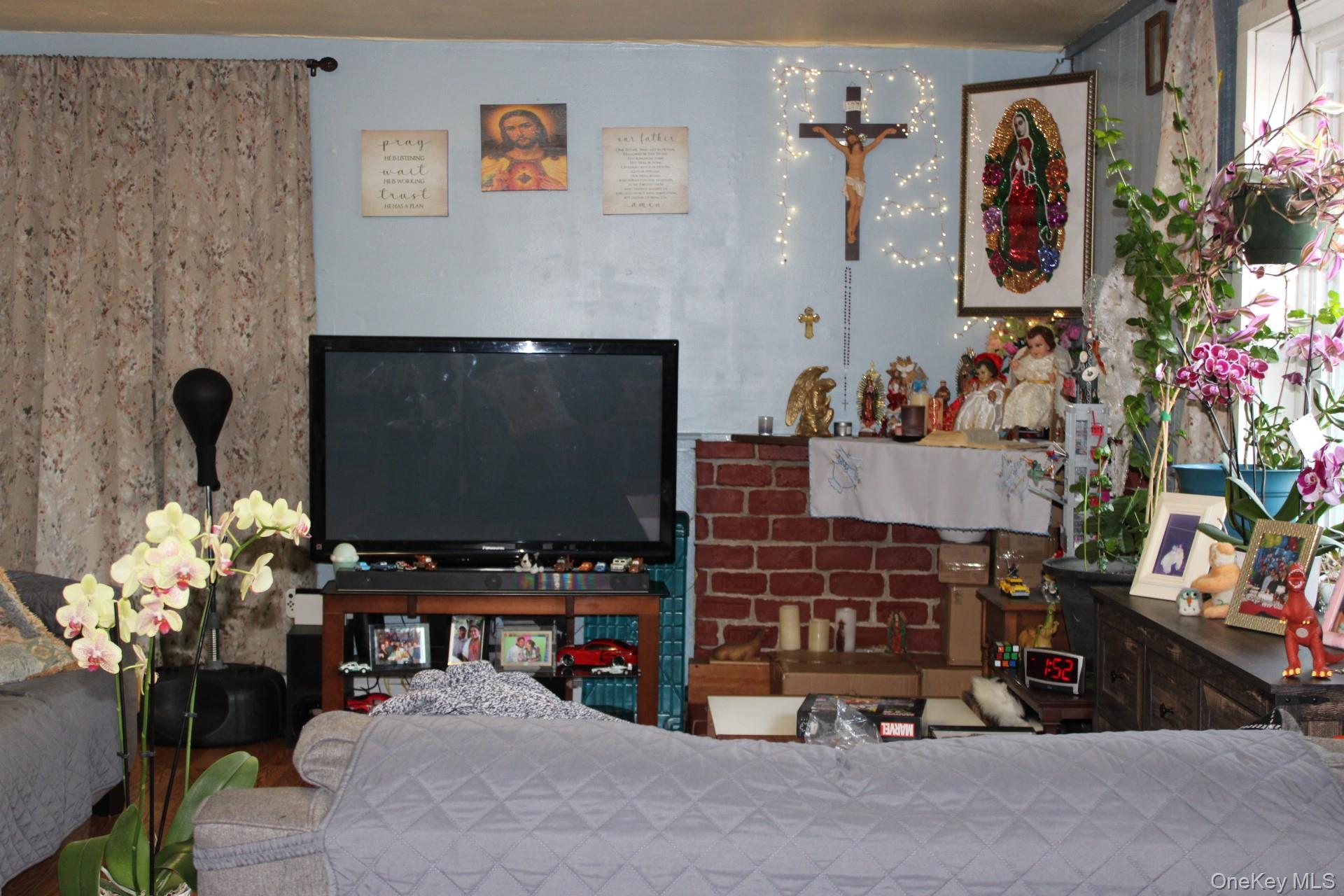 12 S Parsonage Street, Rhinebeck, NY 12572