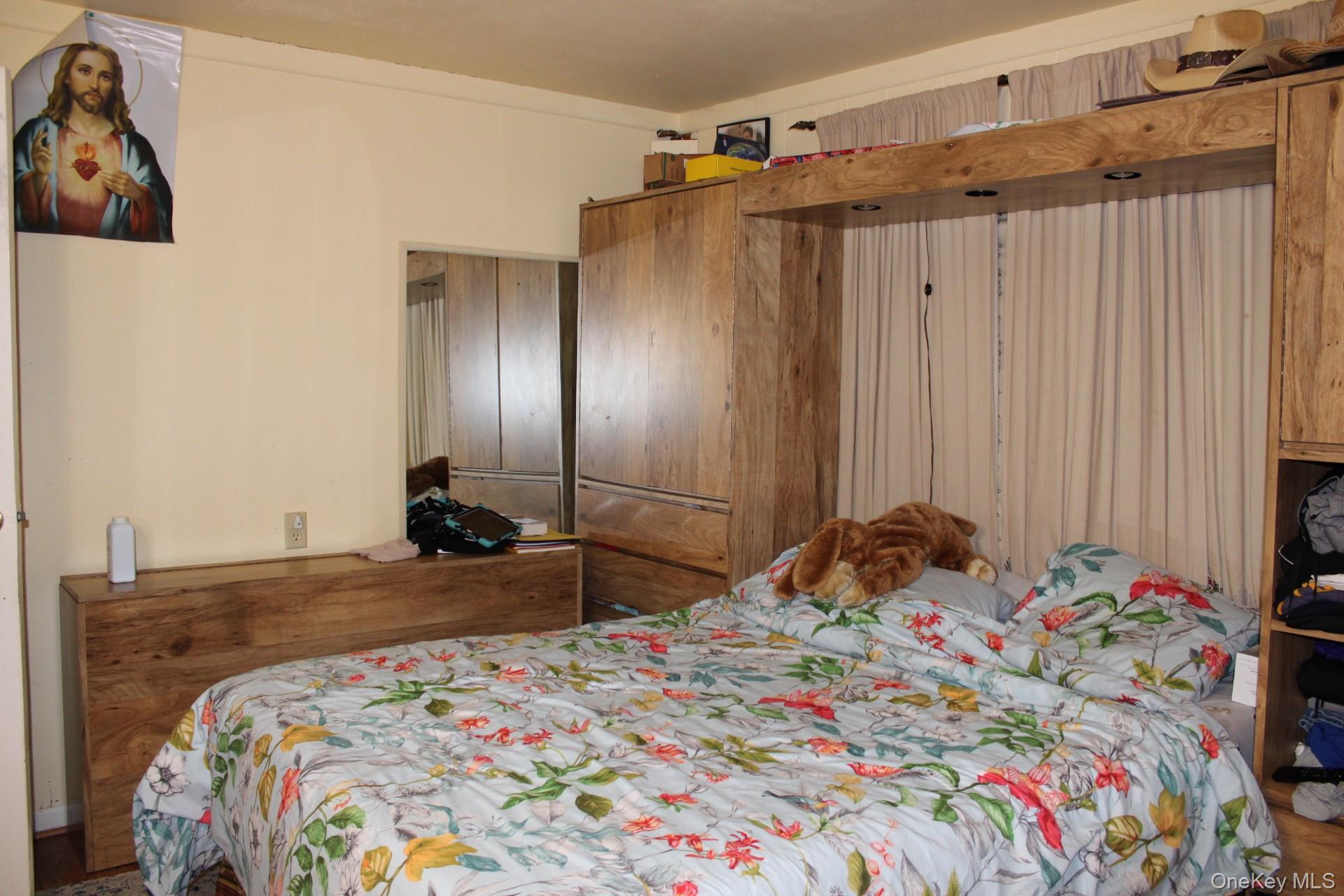 12 S Parsonage Street, Rhinebeck, NY 12572