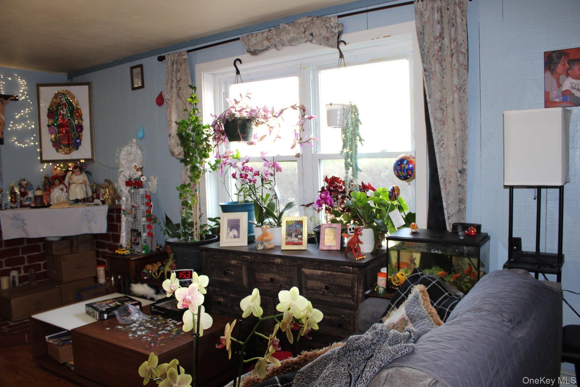 12 S Parsonage Street, Rhinebeck, NY 12572