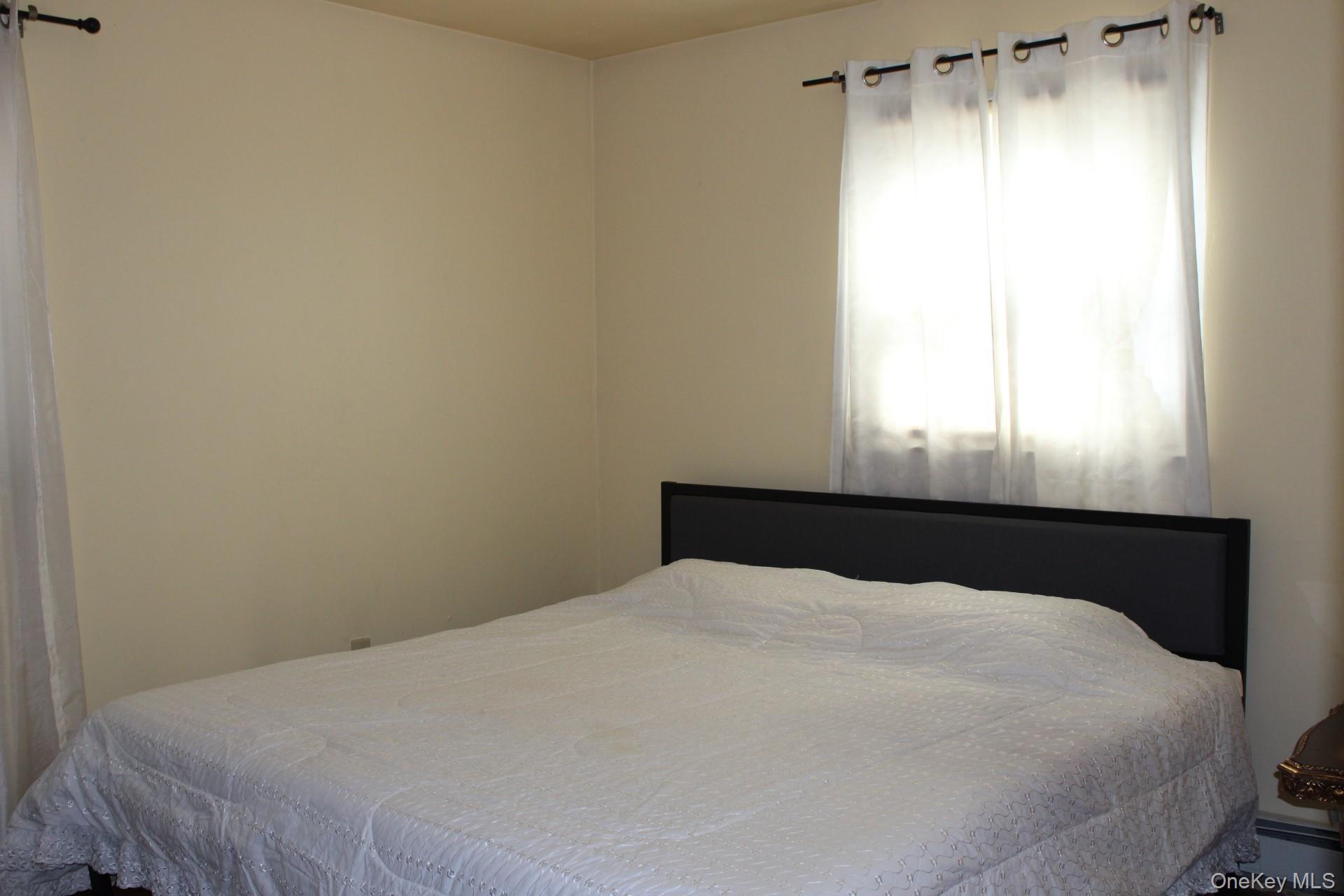 12 S Parsonage Street, Rhinebeck, NY 12572