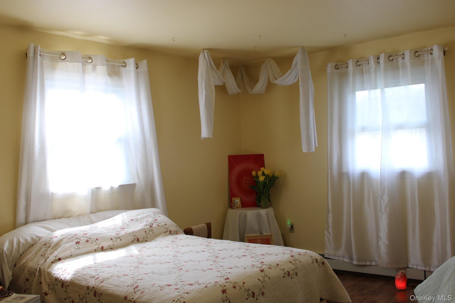 12 S Parsonage Street, Rhinebeck, NY 12572