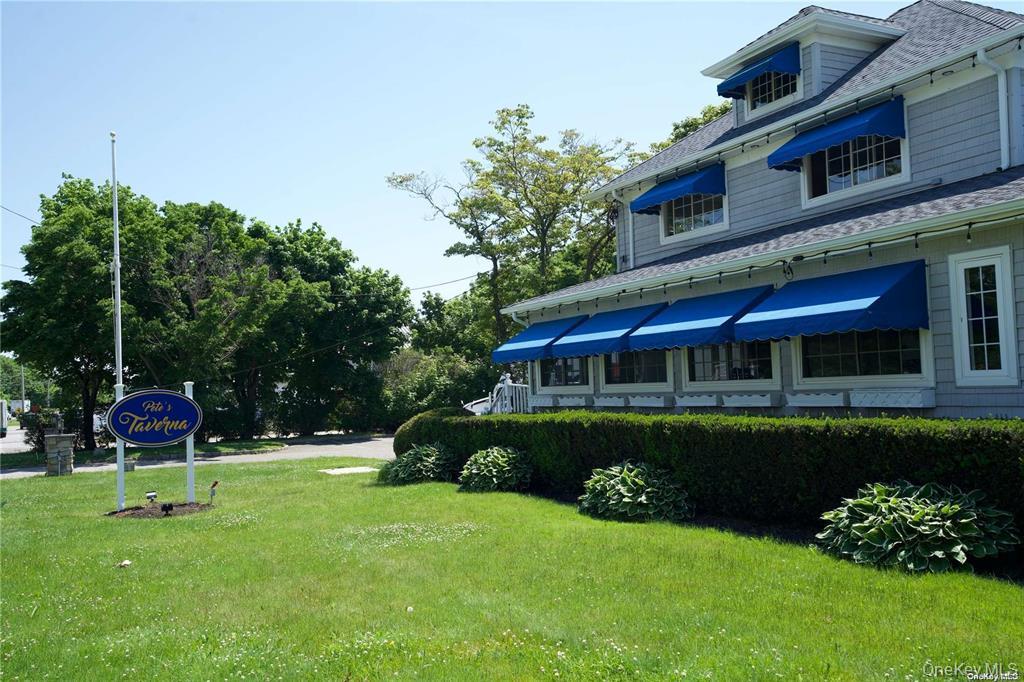 3225 Sound Avenue, Riverhead, NY 11901