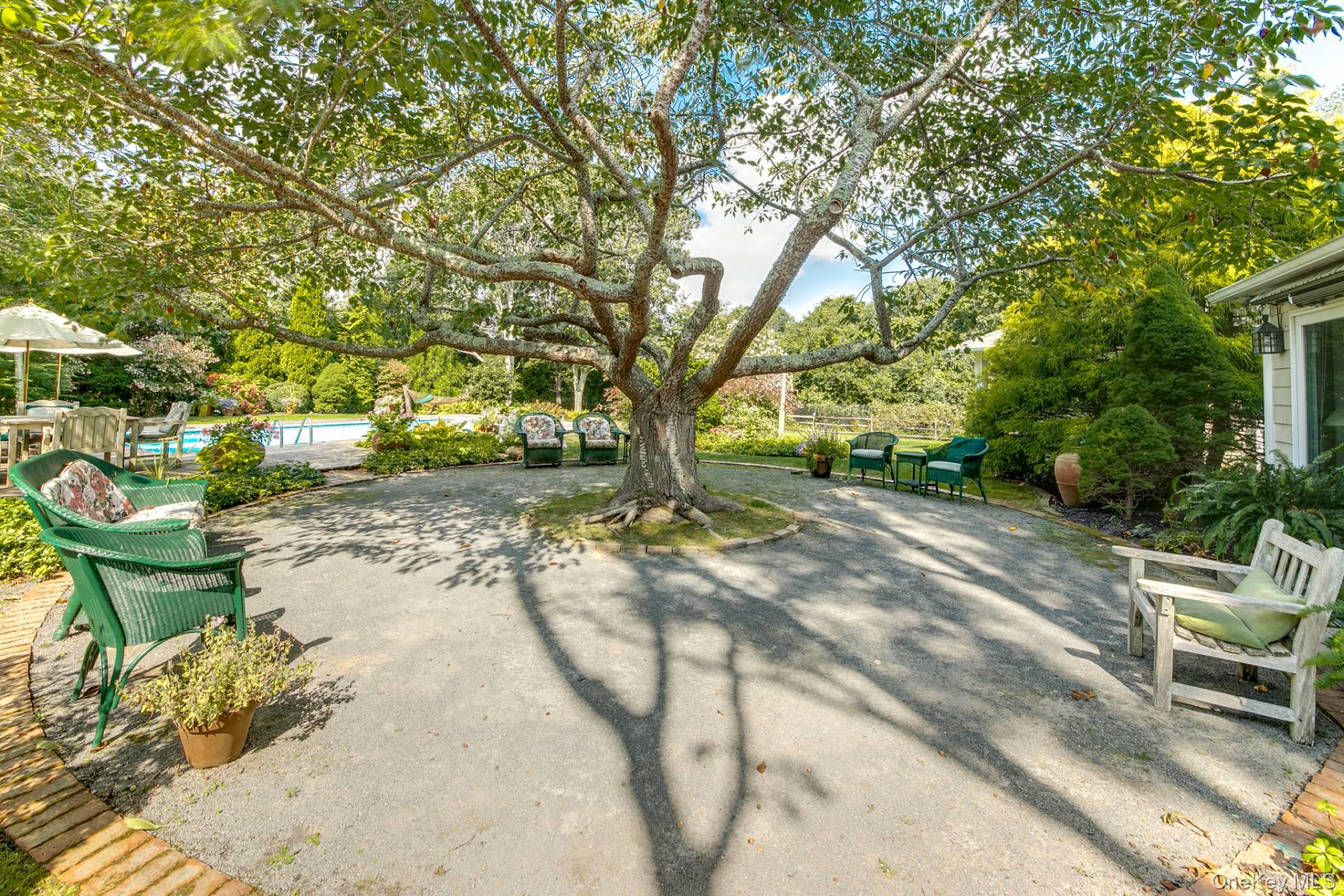 641 Montauk Highway, East Hampton, NY 11930