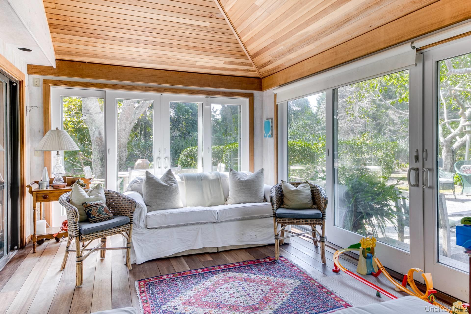 641 Montauk Highway, East Hampton, NY 11930