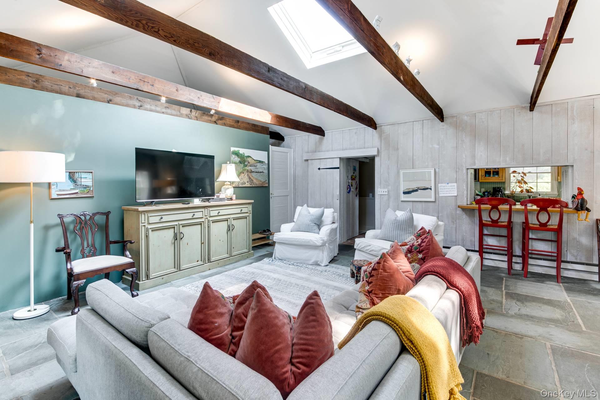 641 Montauk Highway, East Hampton, NY 11930