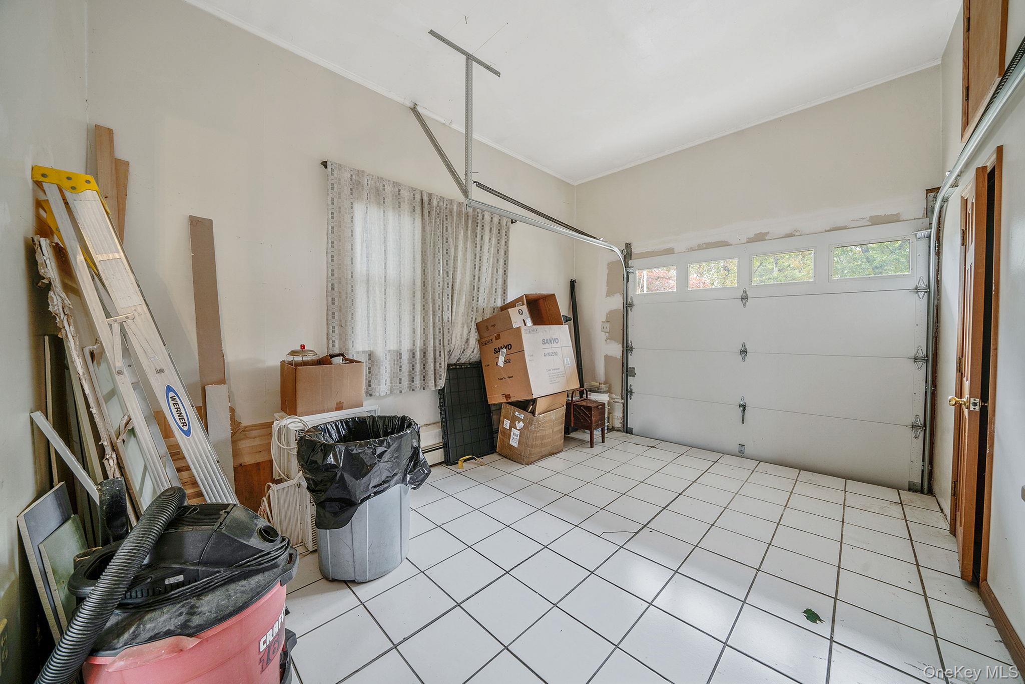 15 Raymond Avenue, Farmingville, NY 11738