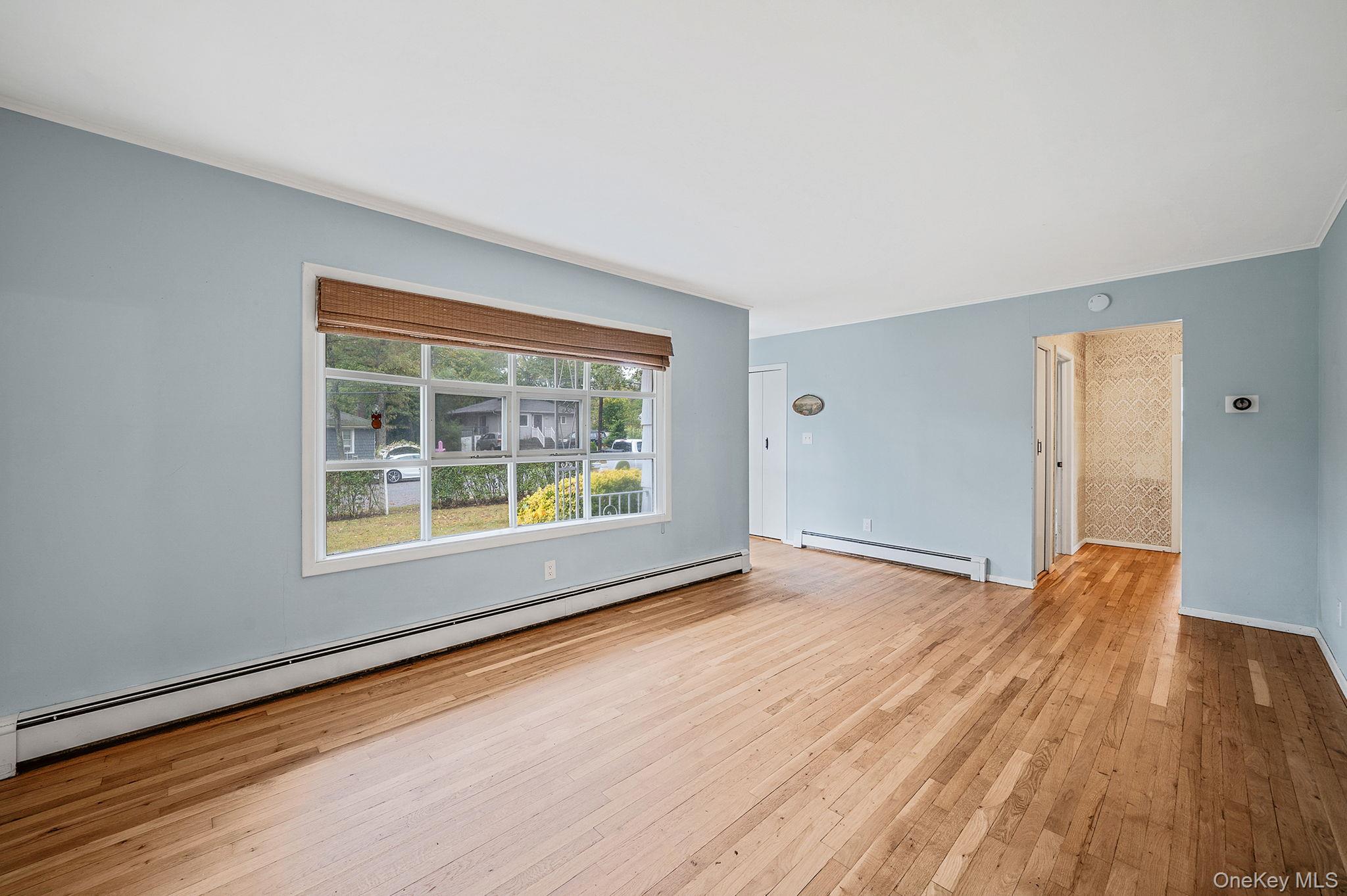 15 Raymond Avenue, Farmingville, NY 11738