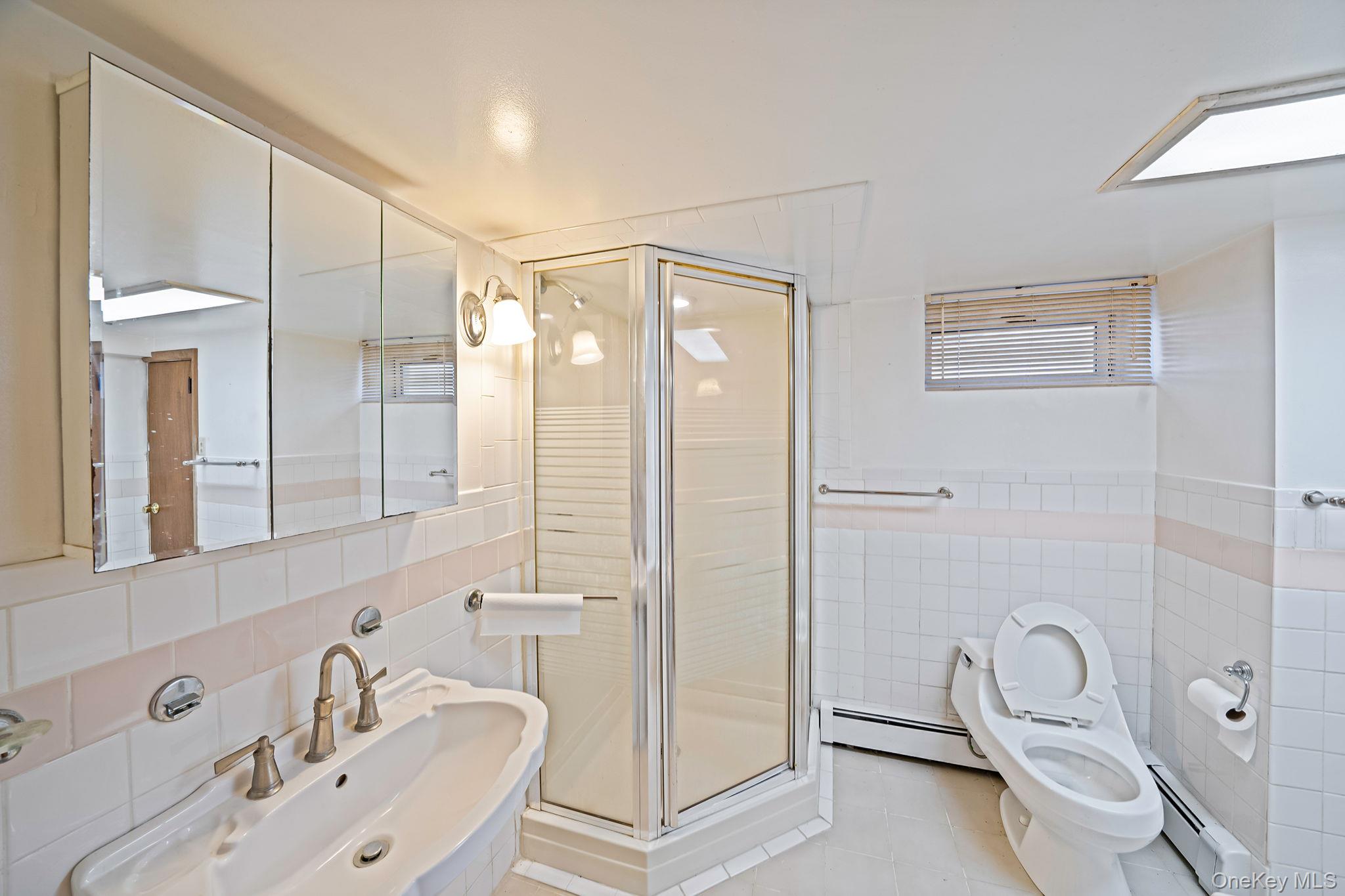 15 Raymond Avenue, Farmingville, NY 11738