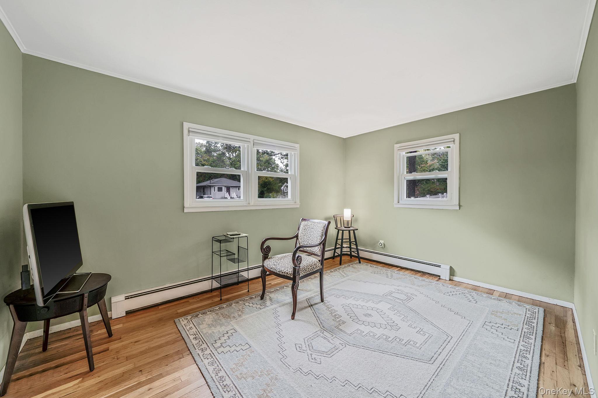 15 Raymond Avenue, Farmingville, NY 11738