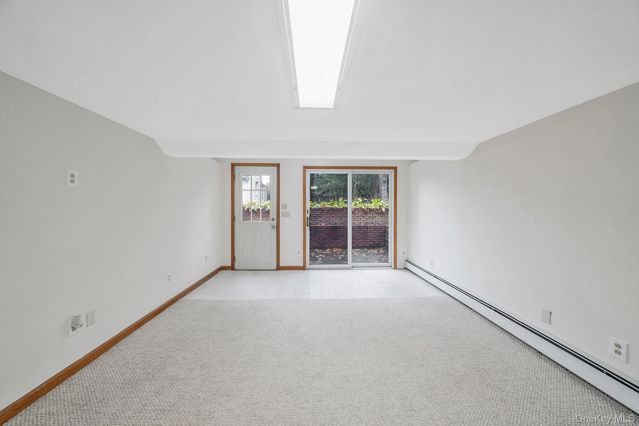 15 Raymond Avenue, Farmingville, NY 11738