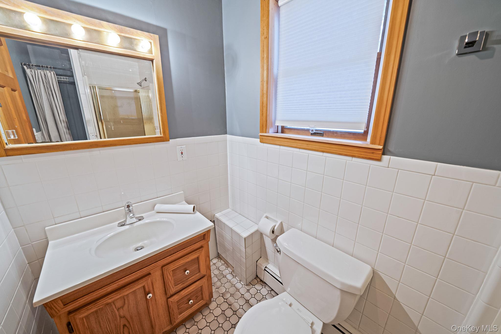 15 Raymond Avenue, Farmingville, NY 11738