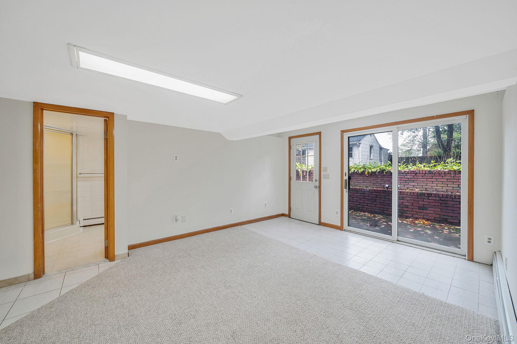 15 Raymond Avenue, Farmingville, NY 11738