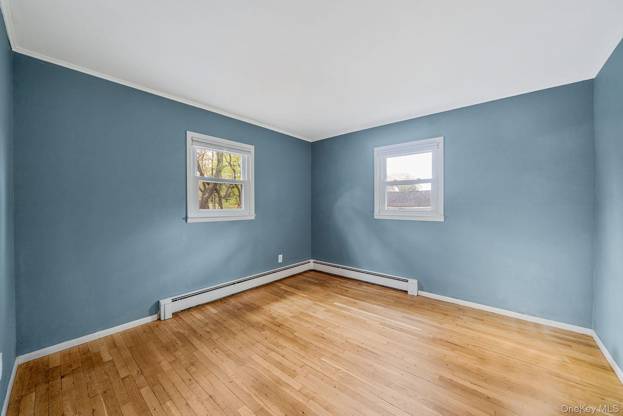 15 Raymond Avenue, Farmingville, NY 11738