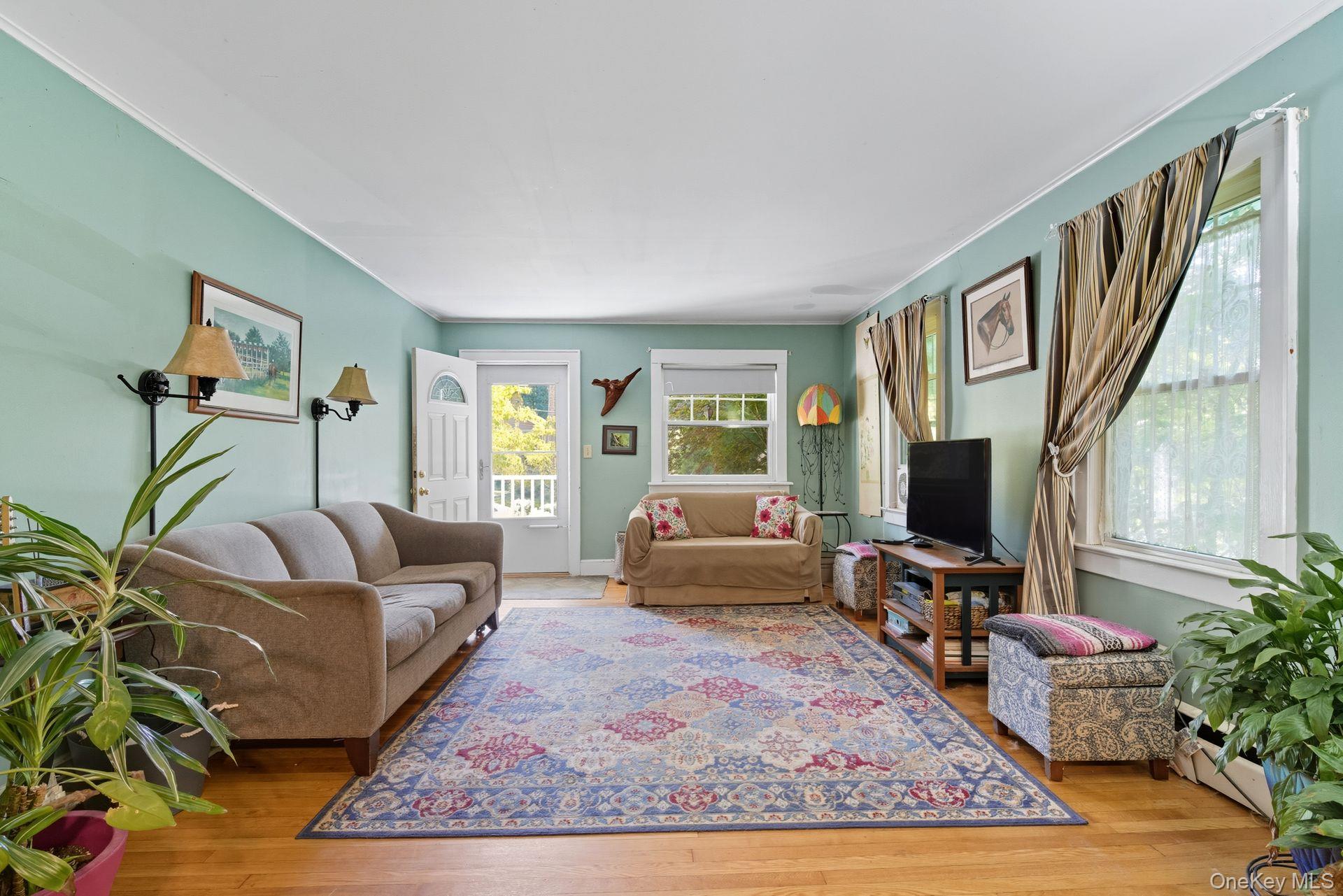 24 Overlook Drive, Huntington, NY 11743