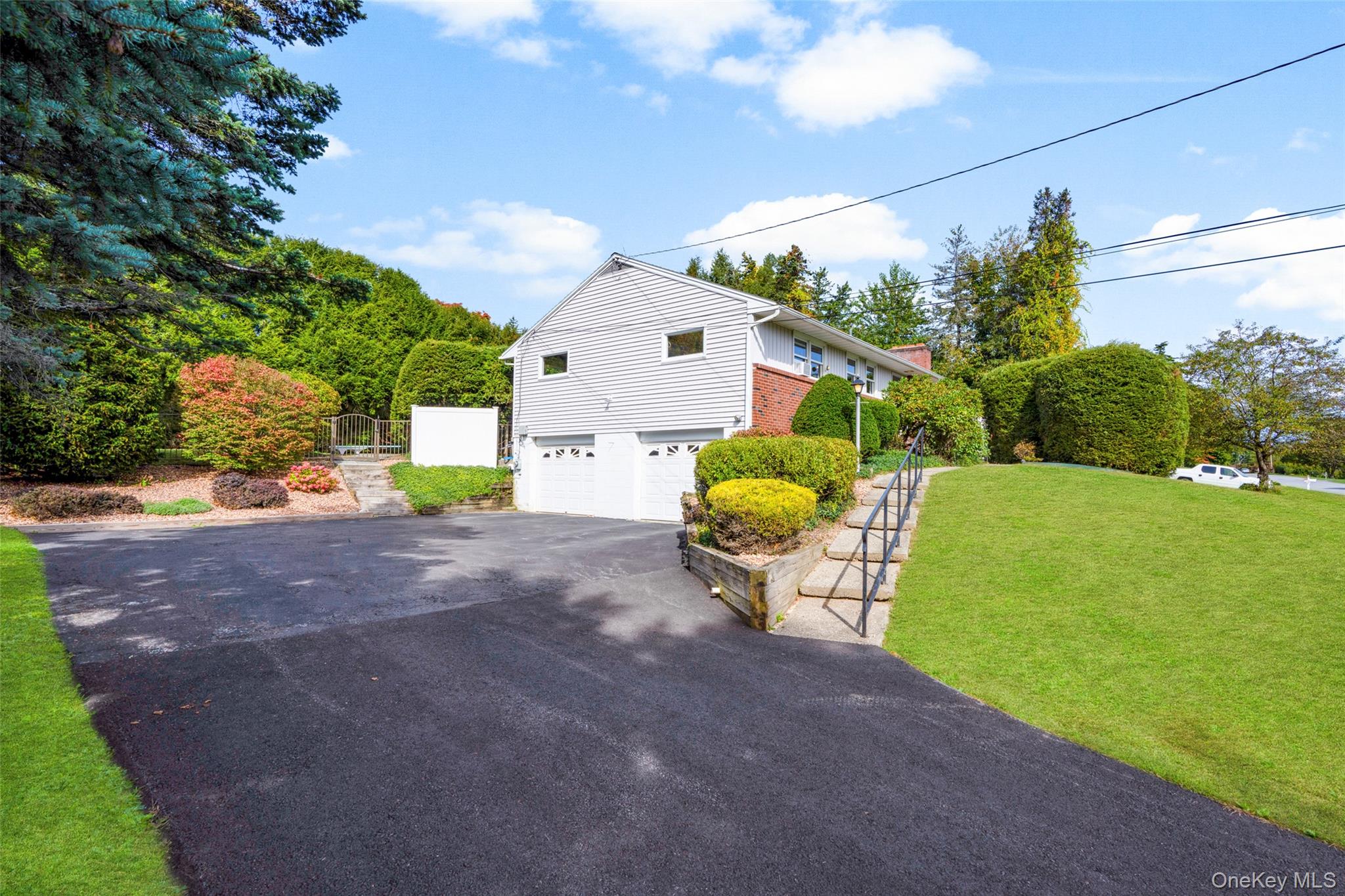 46 Skyview Drive, Poughkeepsie, NY 12603