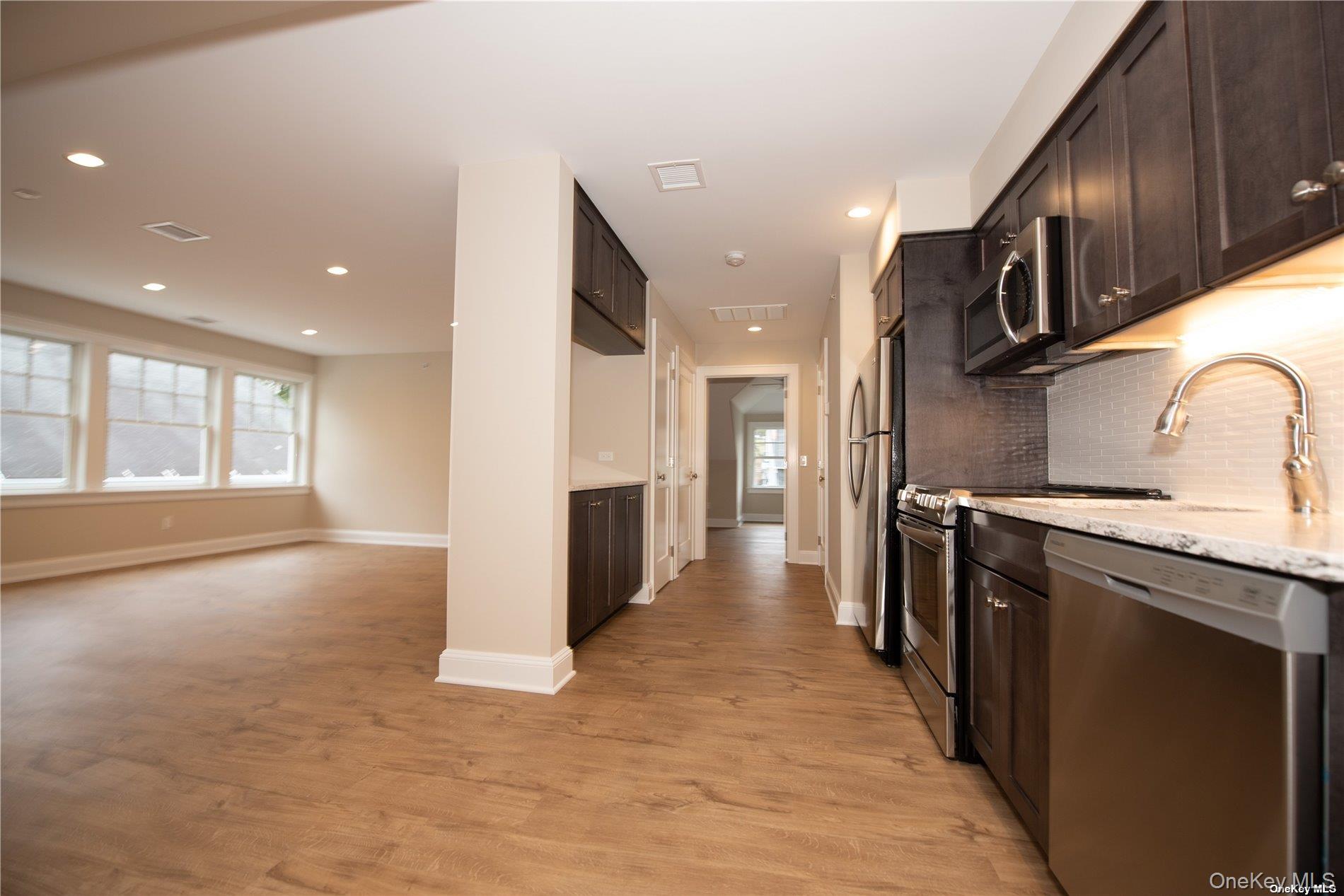 444 New York Avenue # 5, Huntington, NY 11743