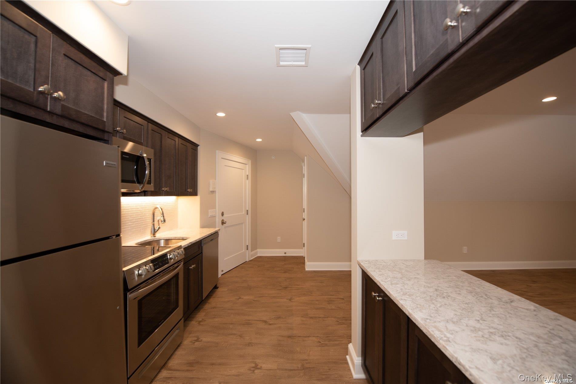 444 New York Avenue # 5, Huntington, NY 11743