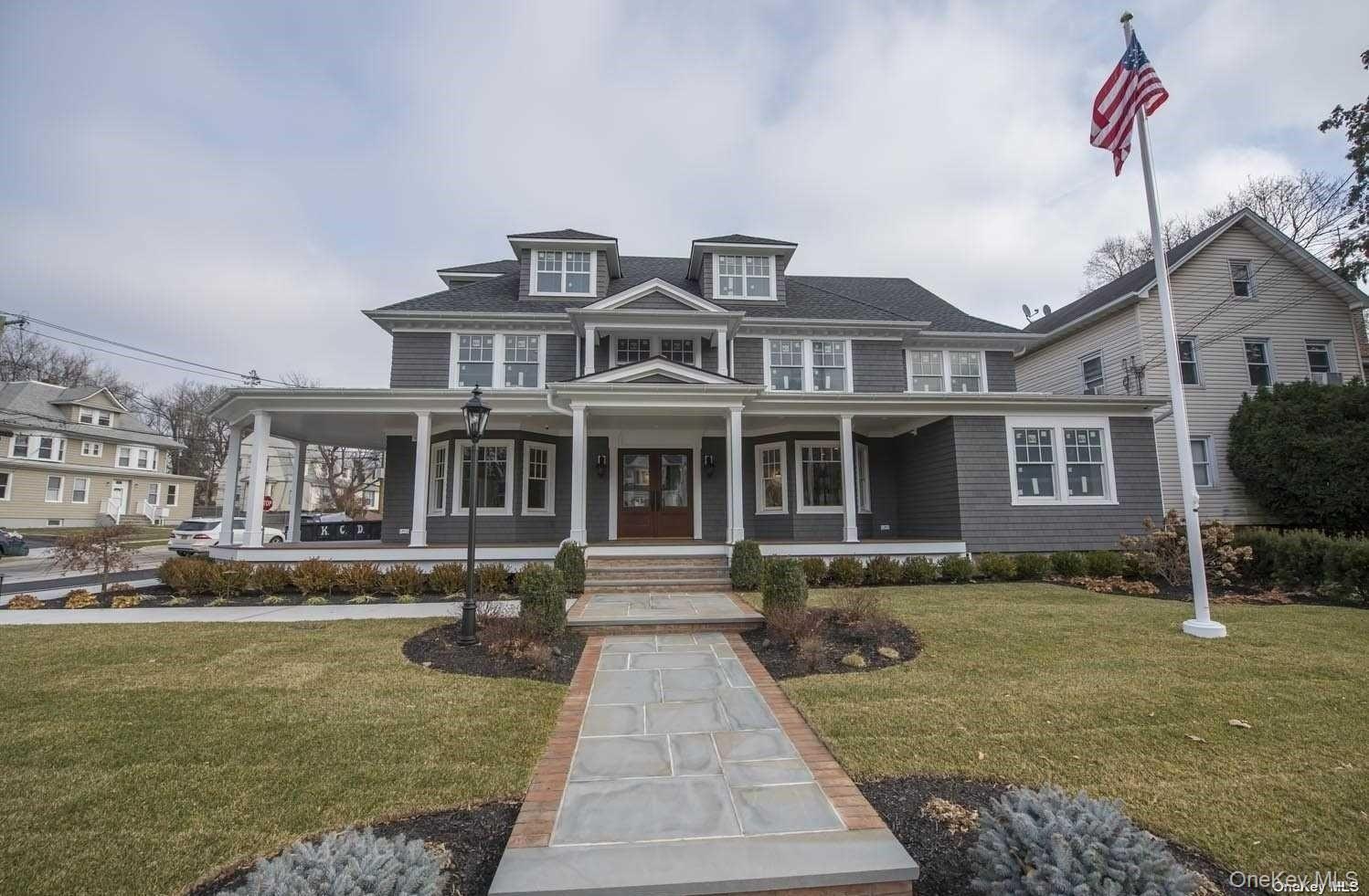 444 New York Avenue # 5, Huntington, NY 11743