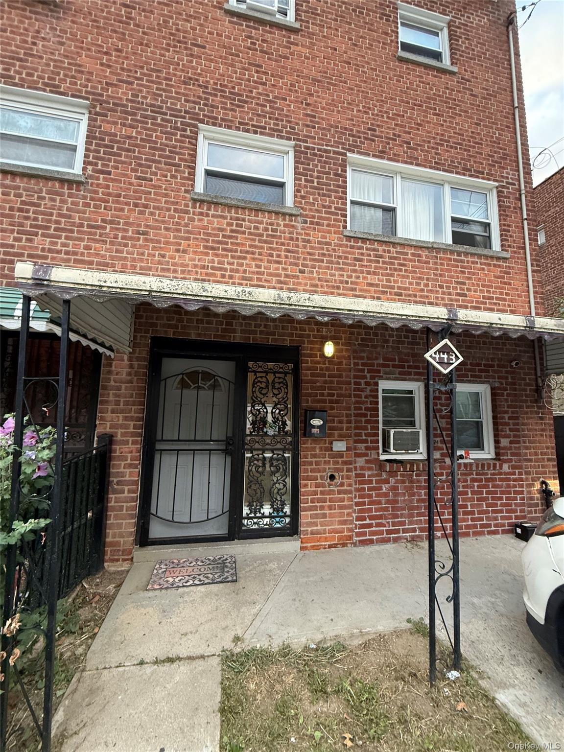 443 Howe Avenue, Bronx, NY 10473