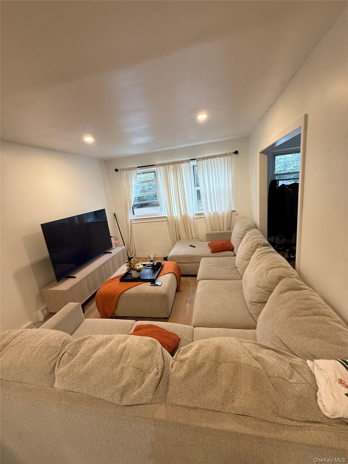 443 Howe Avenue, Bronx, NY 10473