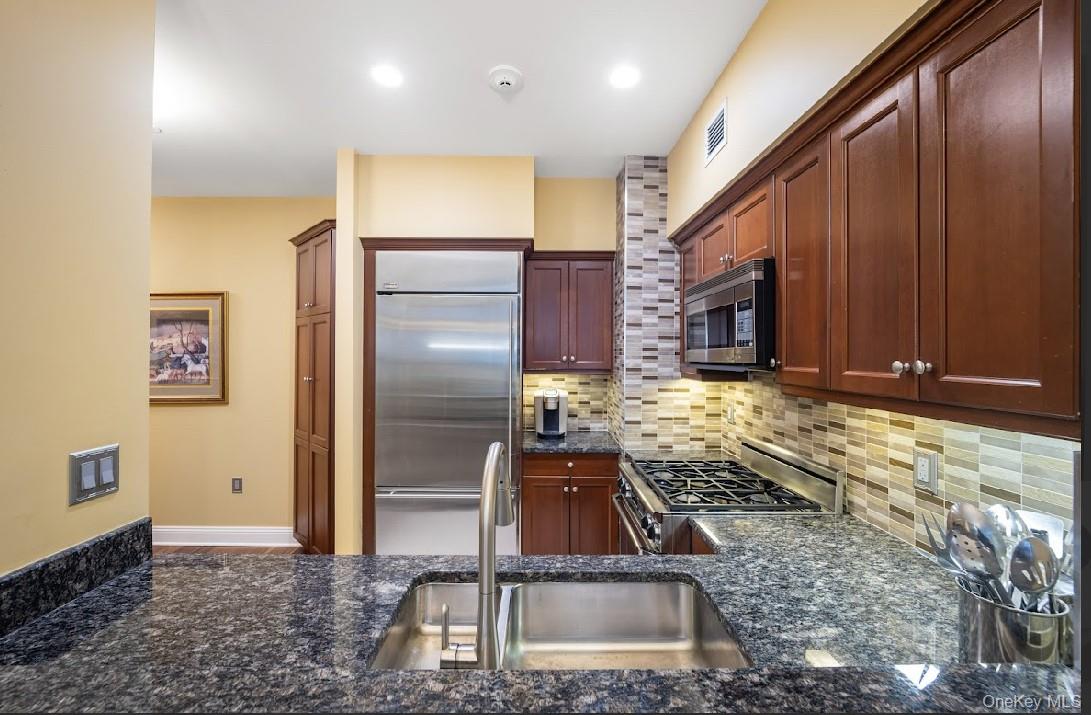 10 City Place # 8B, White Plains, NY 10601