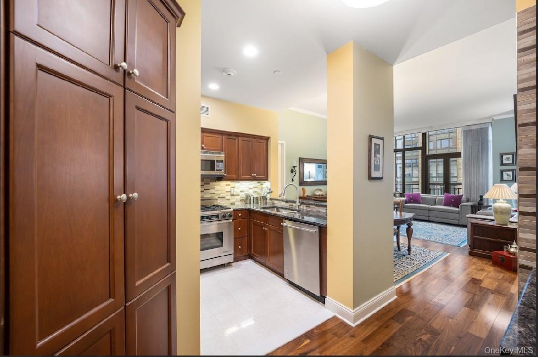 10 City Place # 8B, White Plains, NY 10601