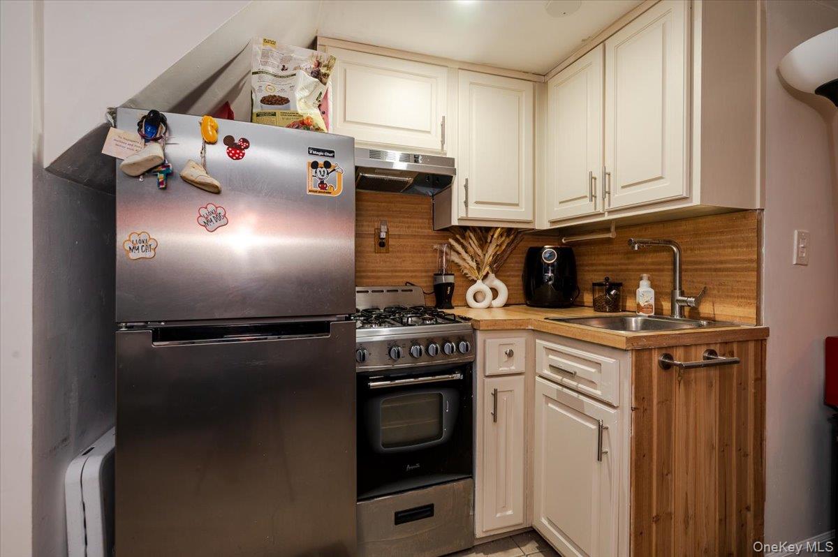 2976 Waterbury Avenue, Bronx, NY 10461