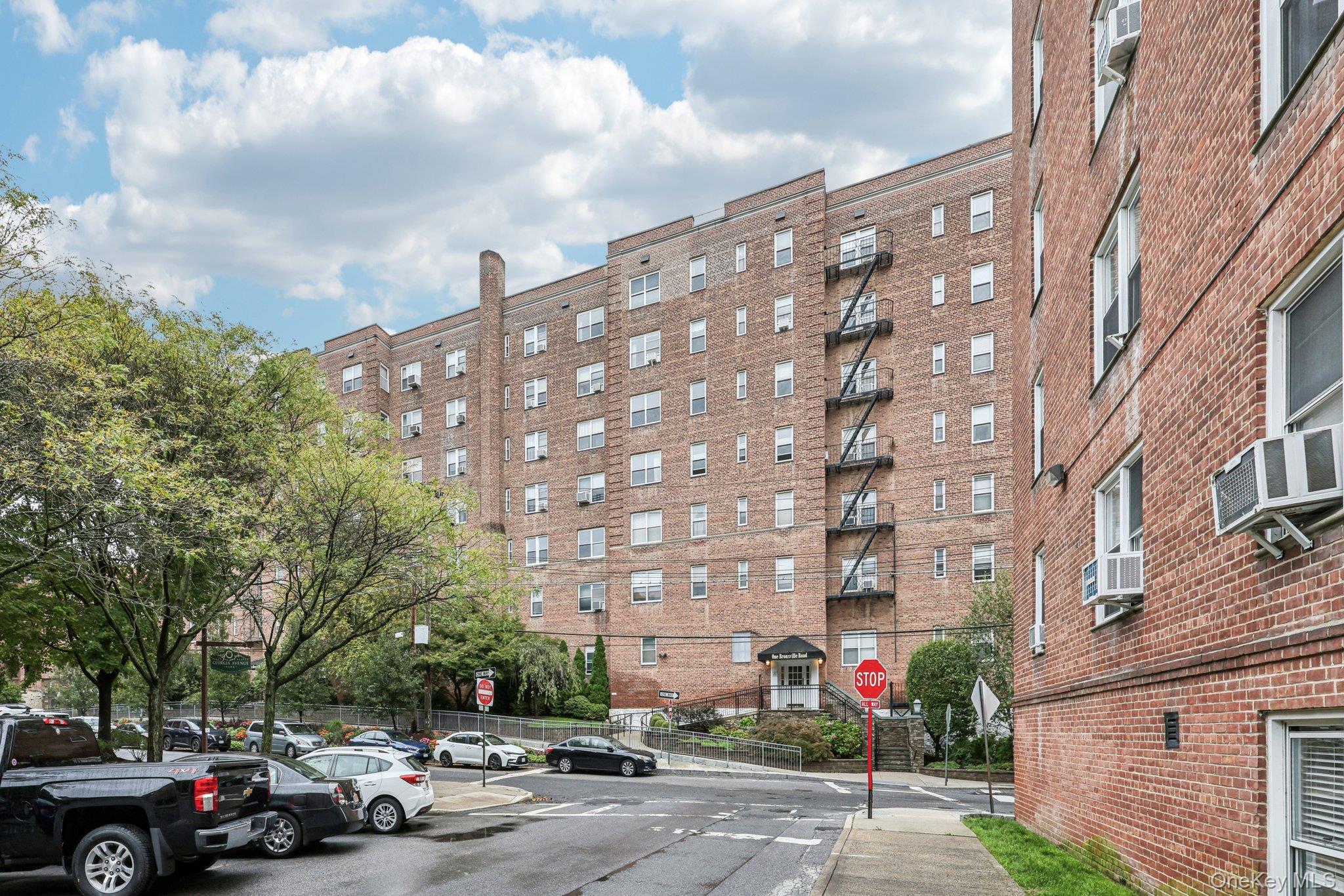 1 Bronxville Road Bronxville Road # 4P, Bronxville, NY 10708