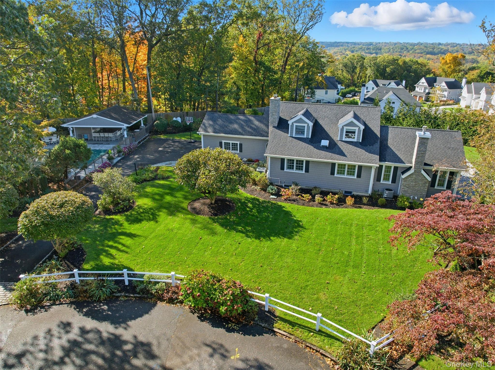 17 Winchester Lane, Huntington, NY 11743