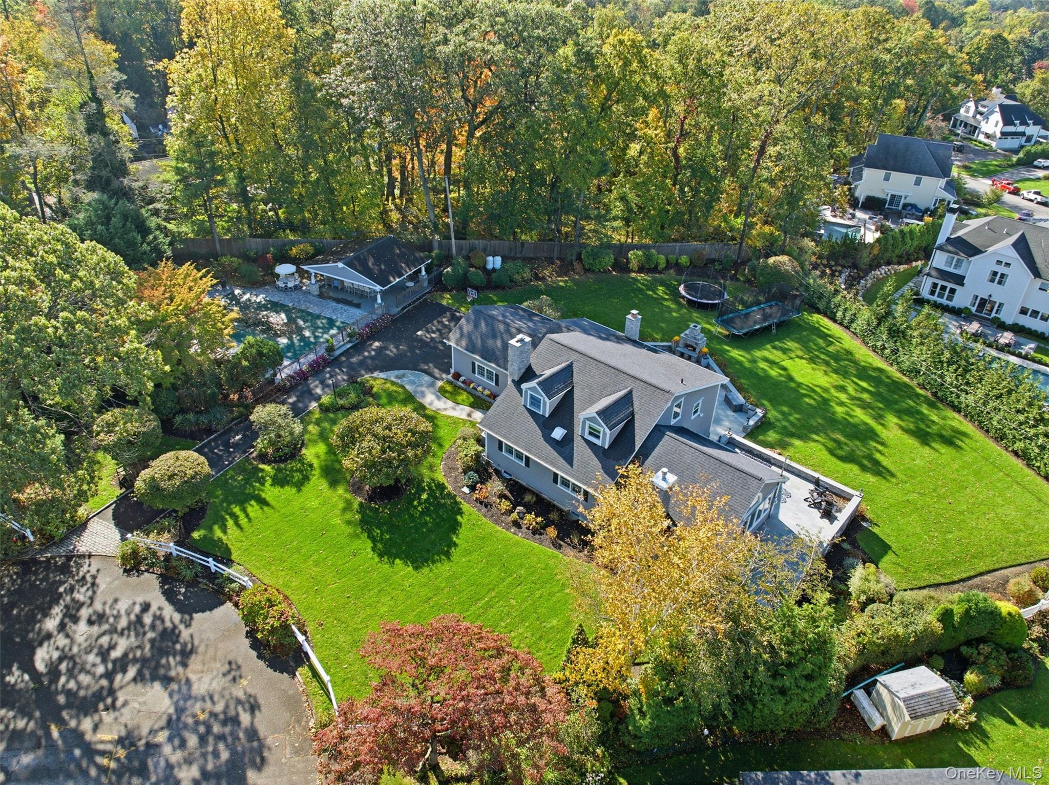 17 Winchester Lane, Huntington, NY 11743