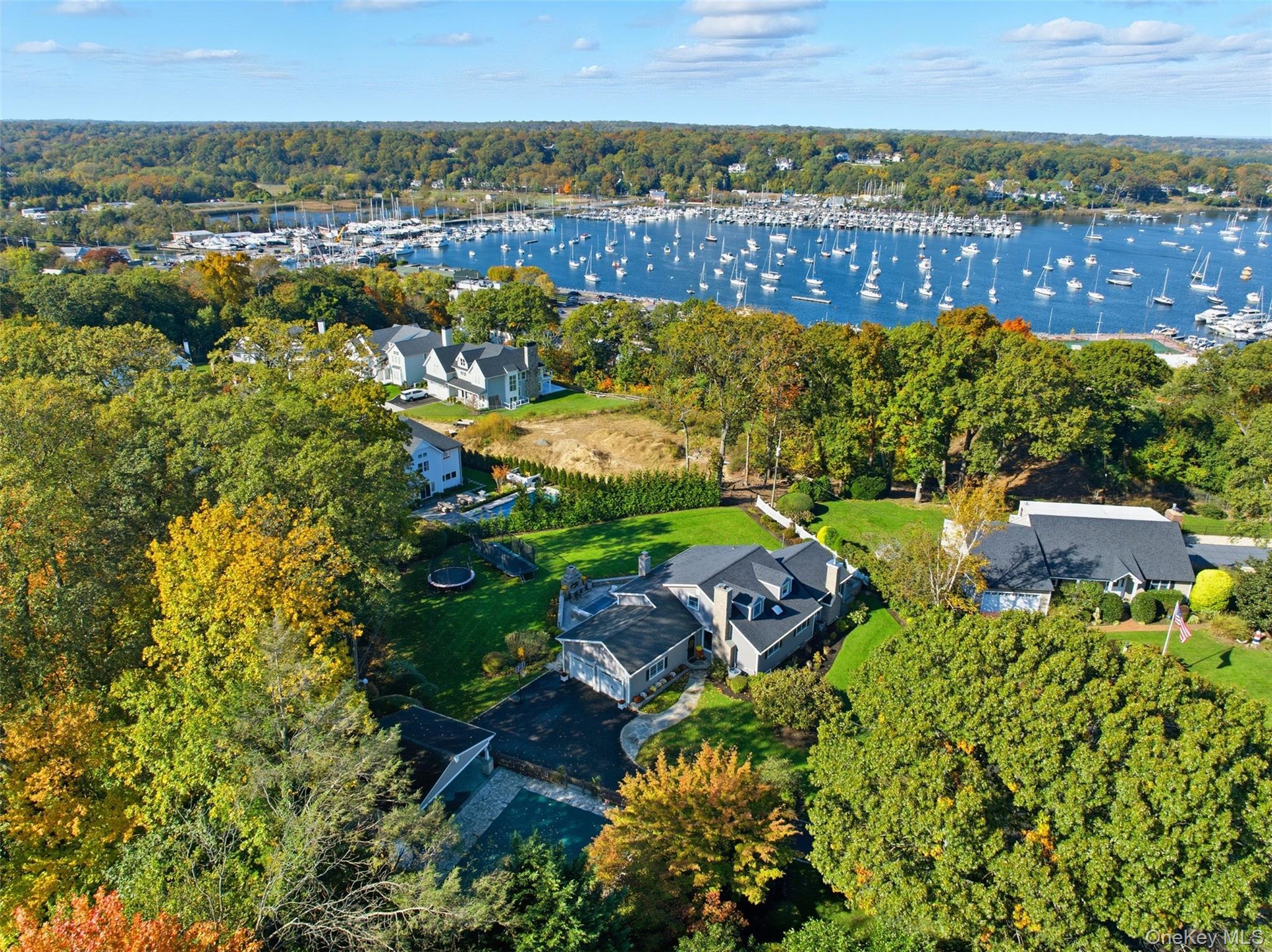 17 Winchester Lane, Huntington, NY 11743