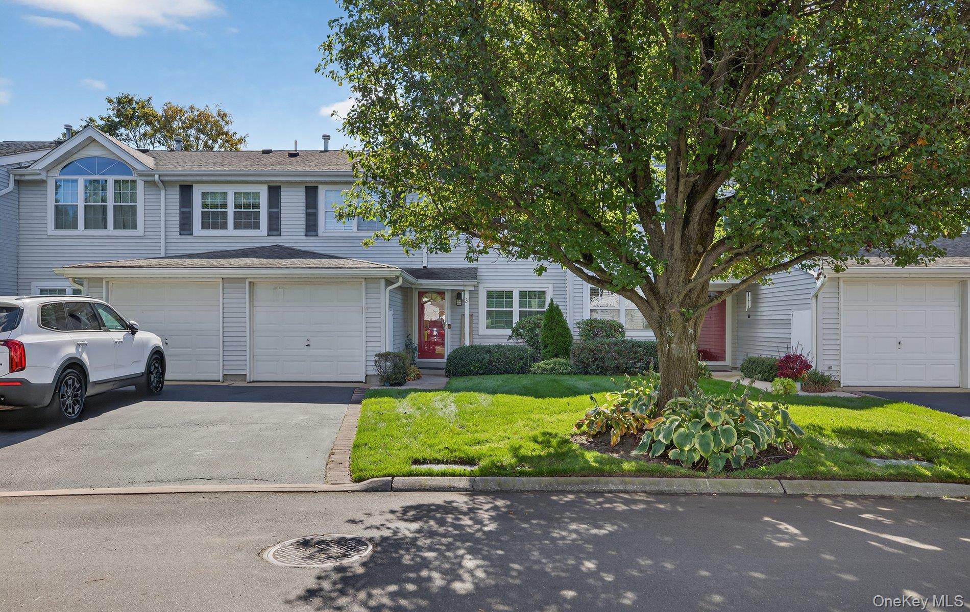 21 Indian Trace, Kings Park, NY 11754