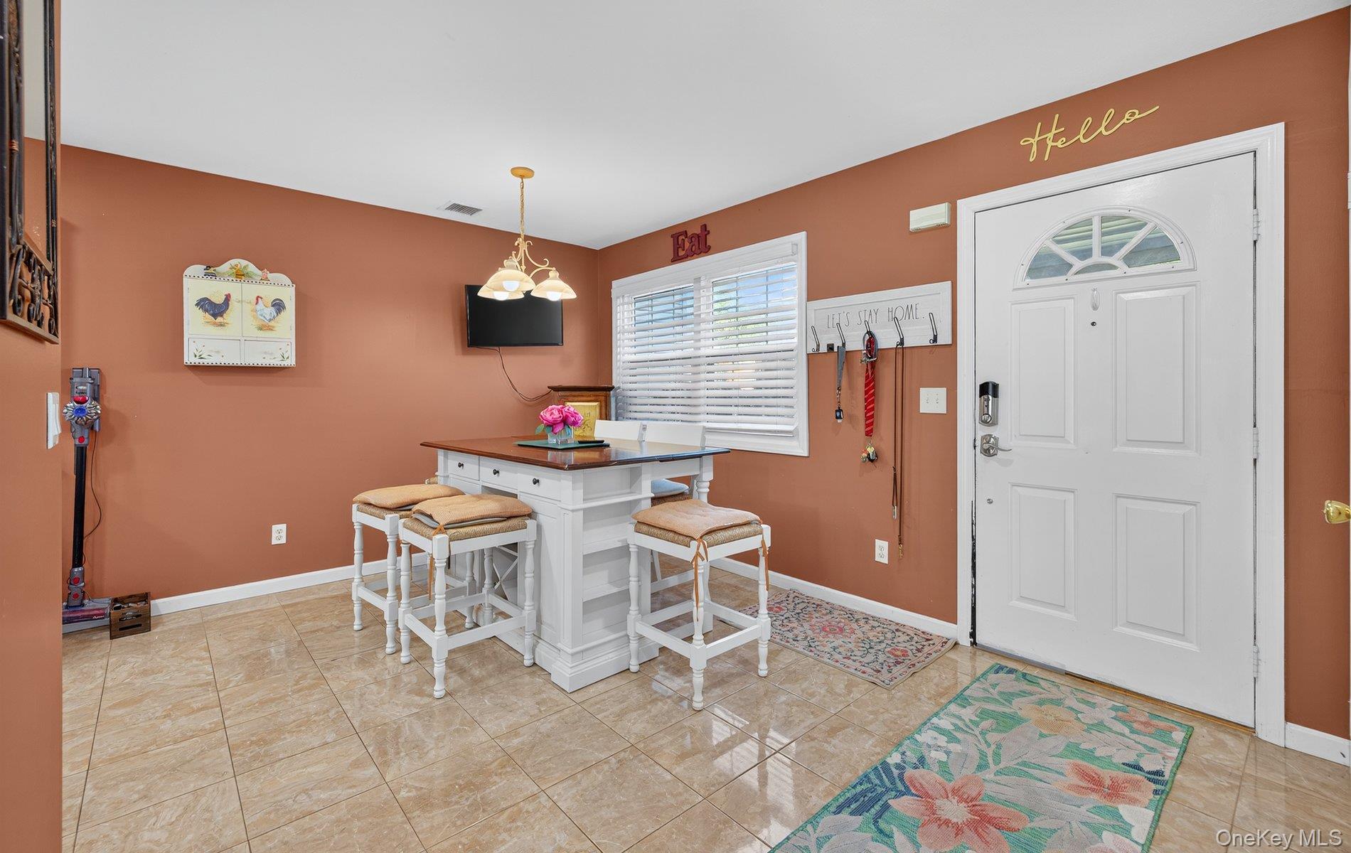 21 Indian Trace, Kings Park, NY 11754