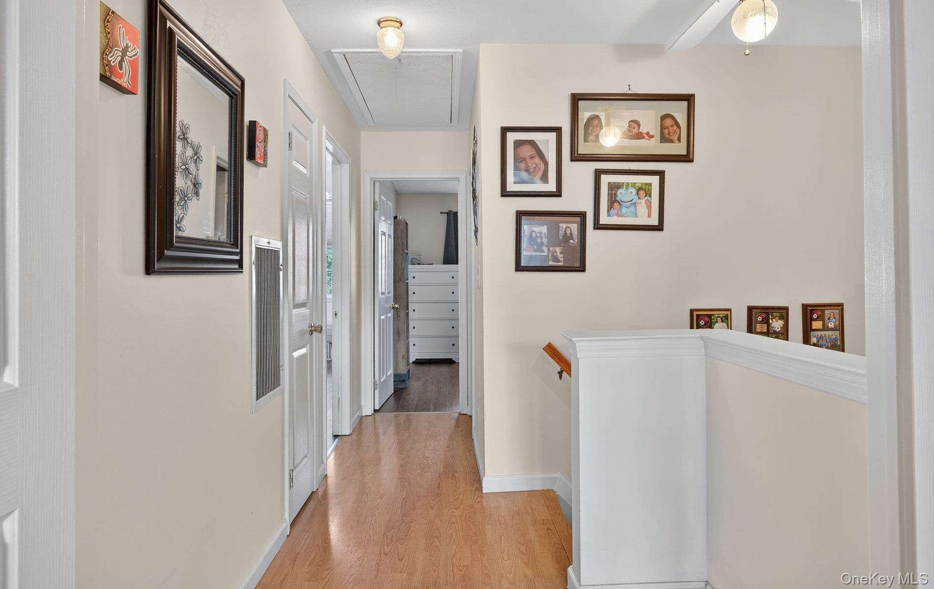 21 Indian Trace, Kings Park, NY 11754