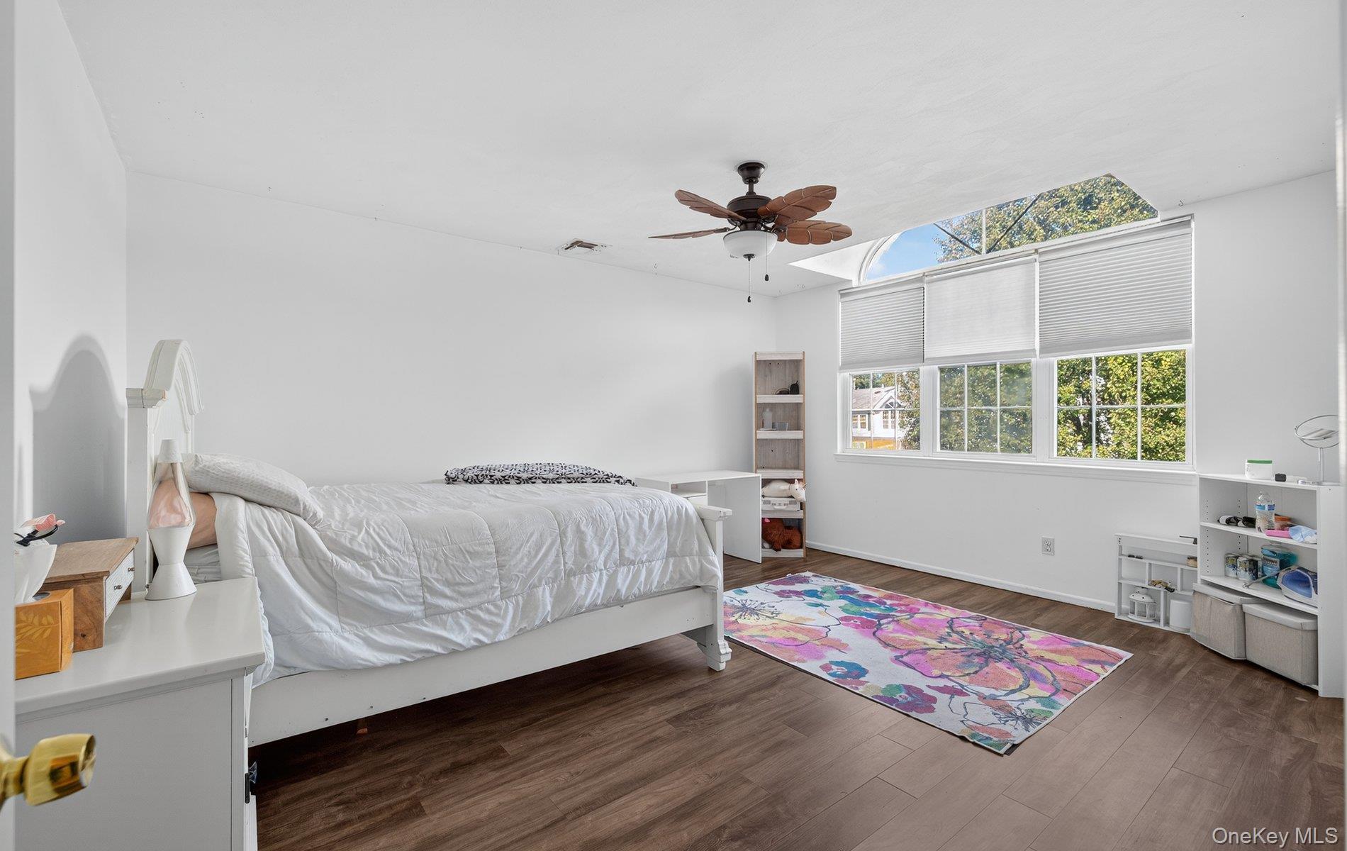 21 Indian Trace, Kings Park, NY 11754