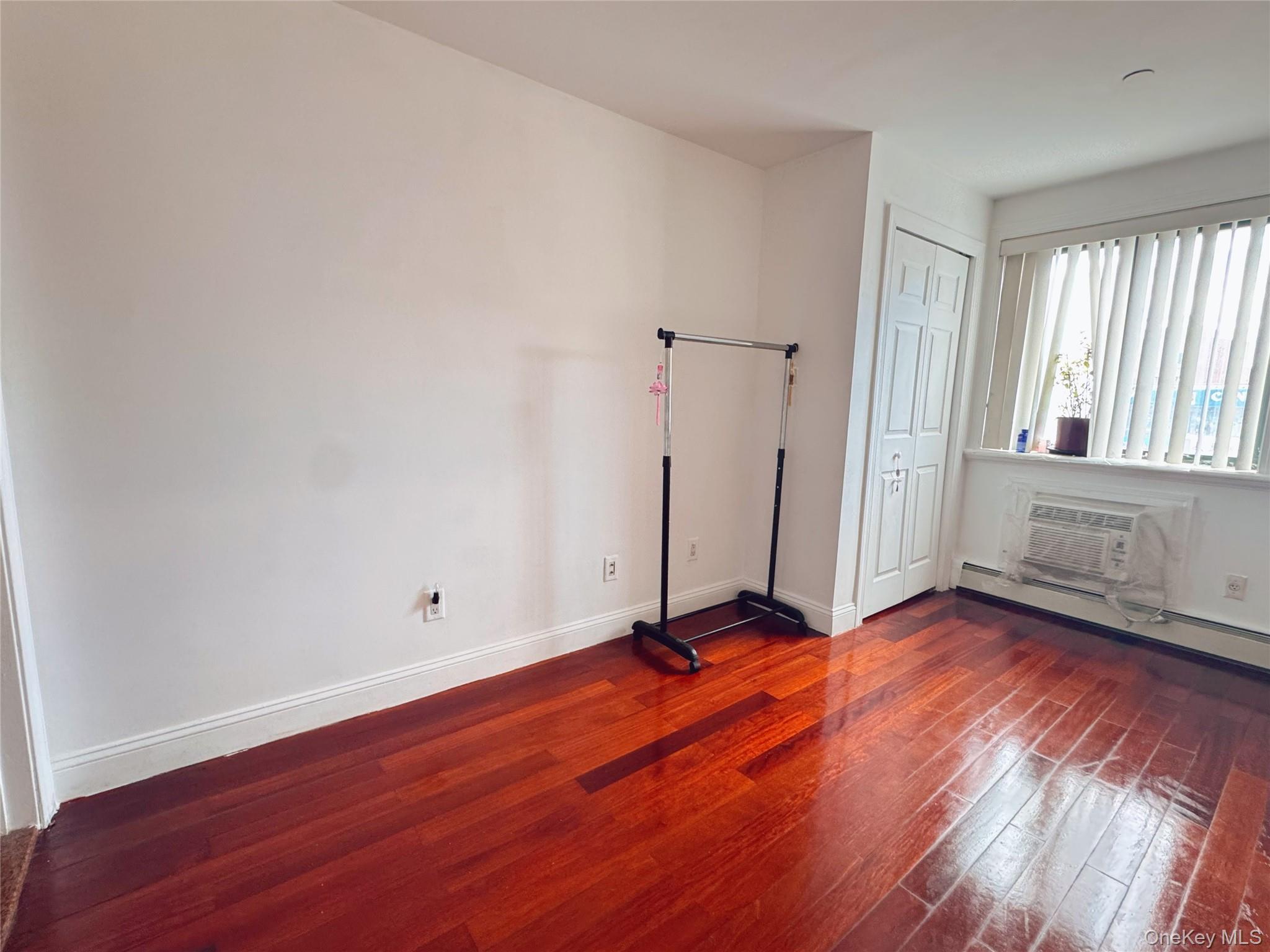 4105 College Point Boulevard # 3, Flushing, NY 11355