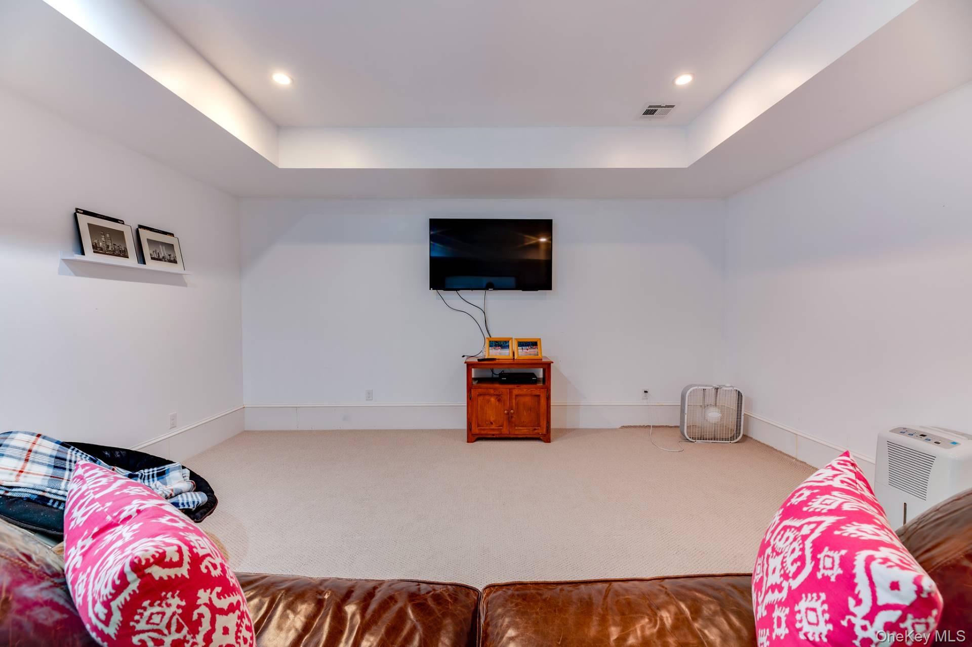 28 Bay View Road N, Southampton, NY 11968