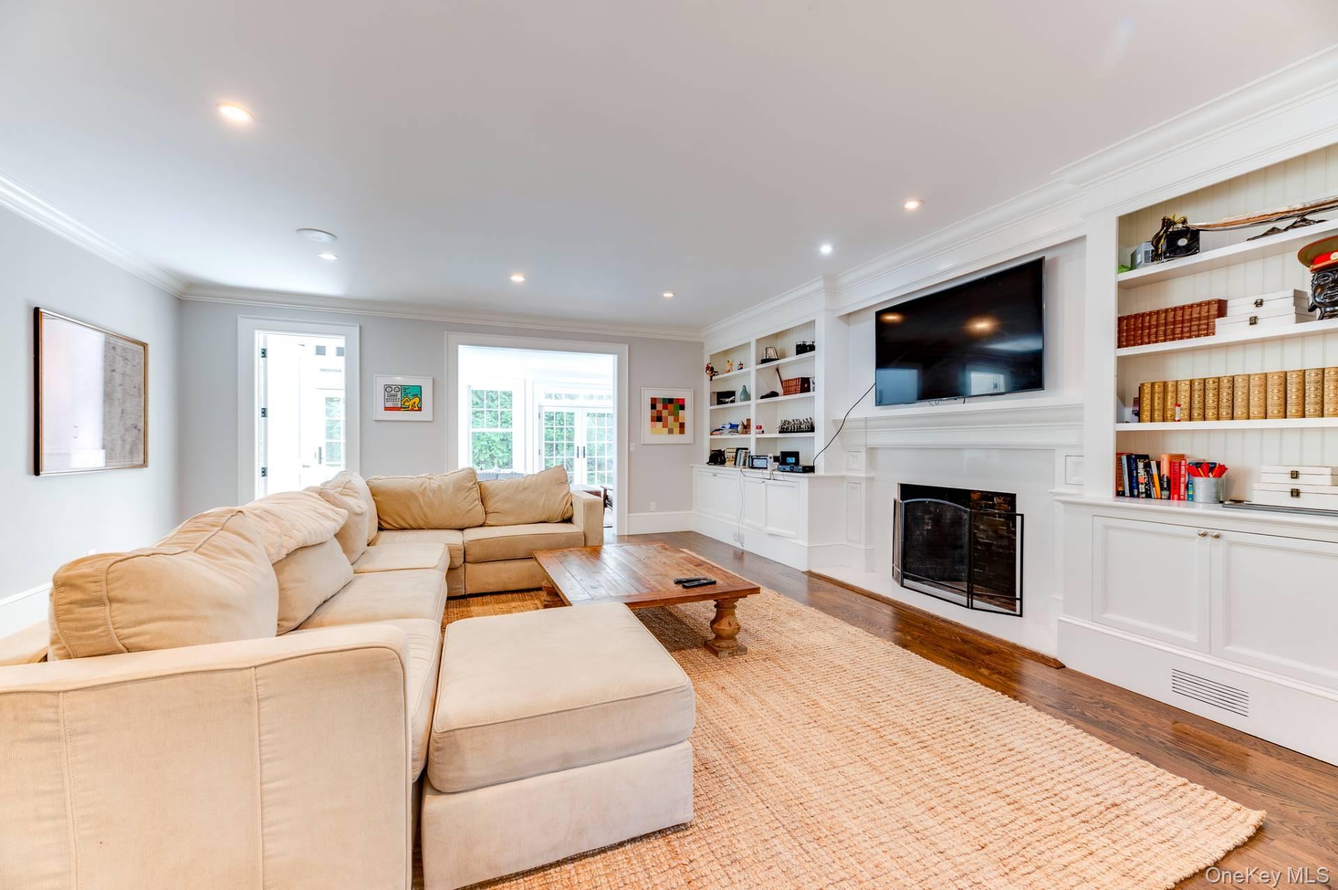 28 Bay View Road N, Southampton, NY 11968