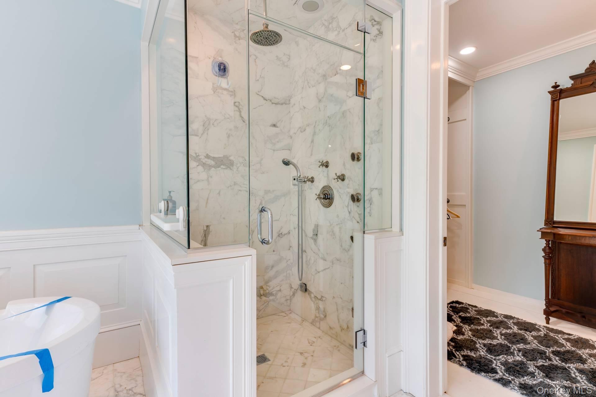 28 Bay View Road N, Southampton, NY 11968