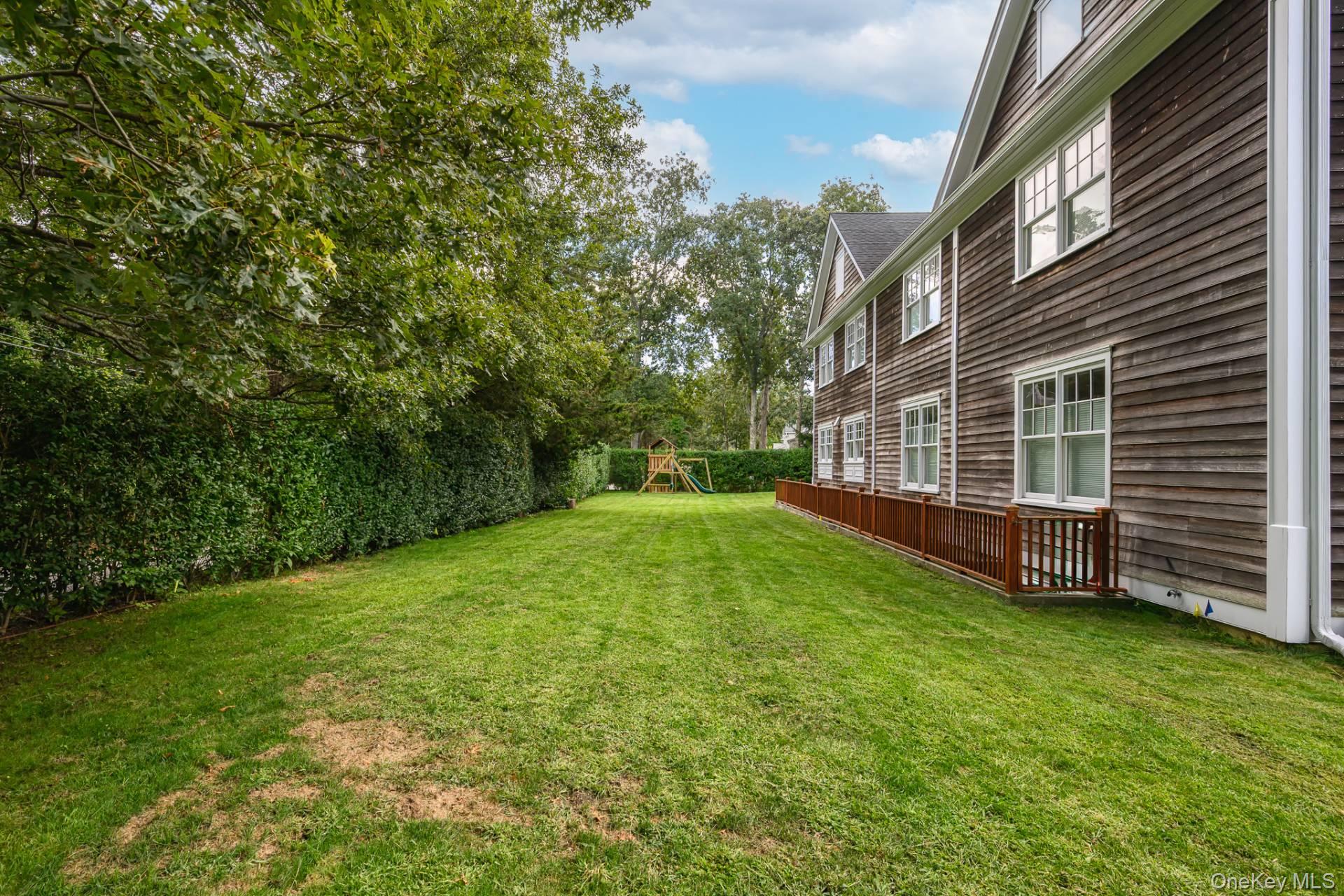 28 Bay View Road N, Southampton, NY 11968