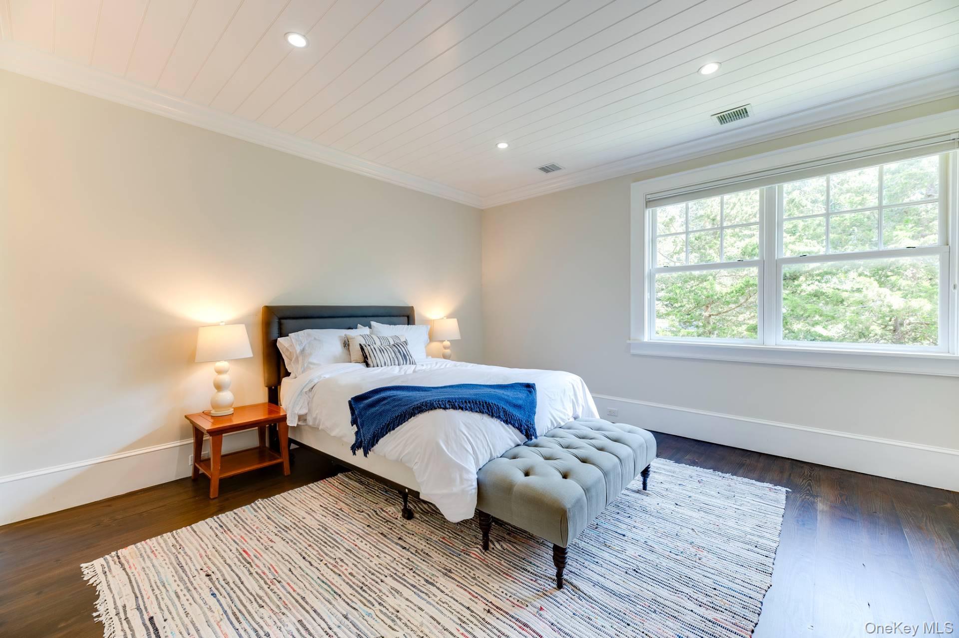 28 Bay View Road N, Southampton, NY 11968