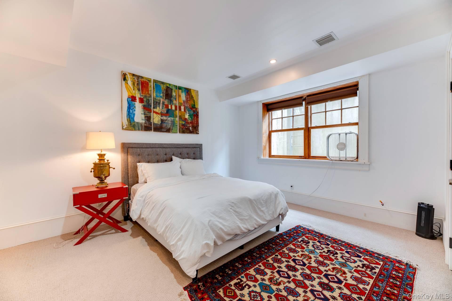 28 Bay View Road N, Southampton, NY 11968