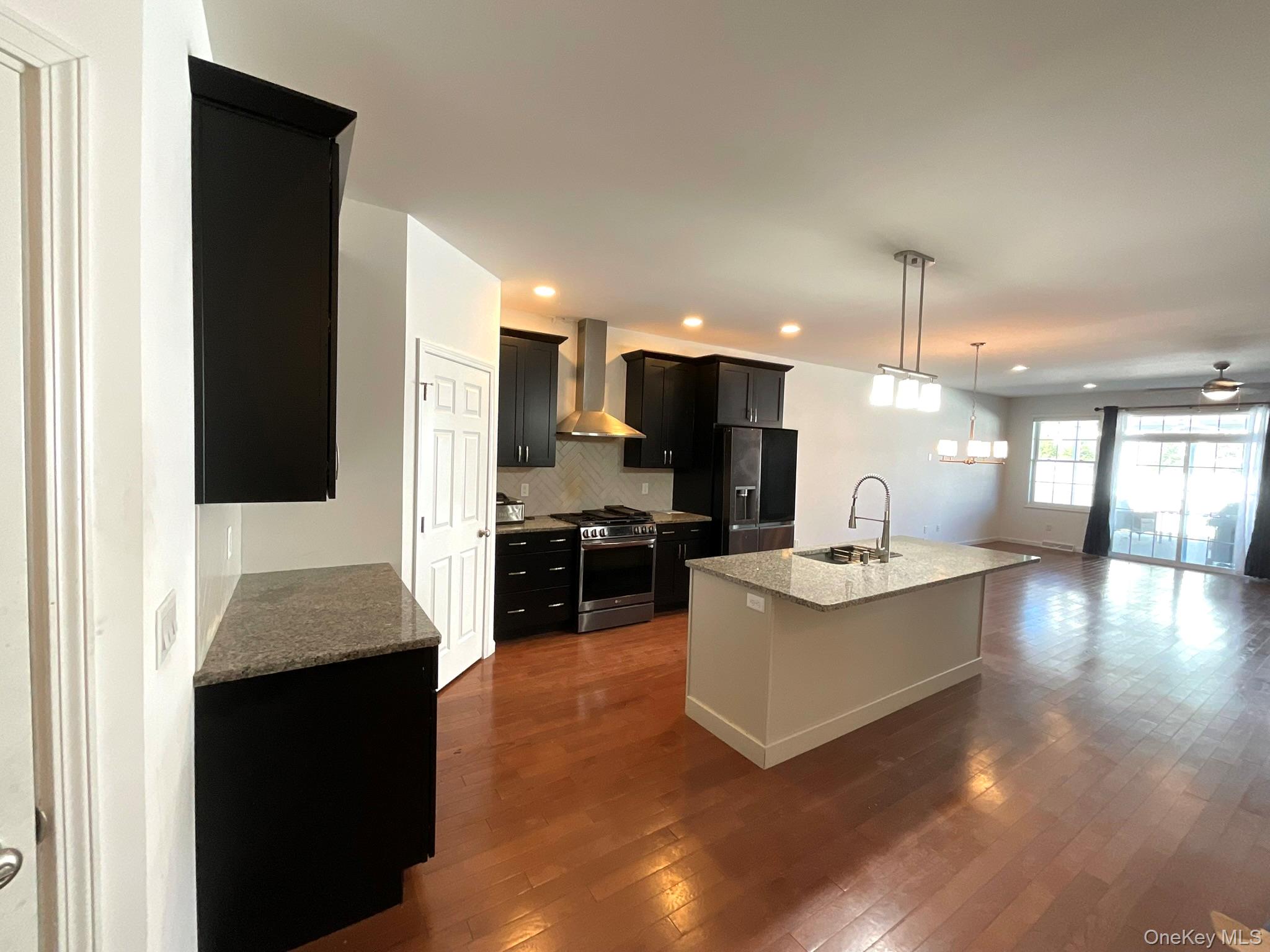 38 Stacey Way, Troy, NY 12180